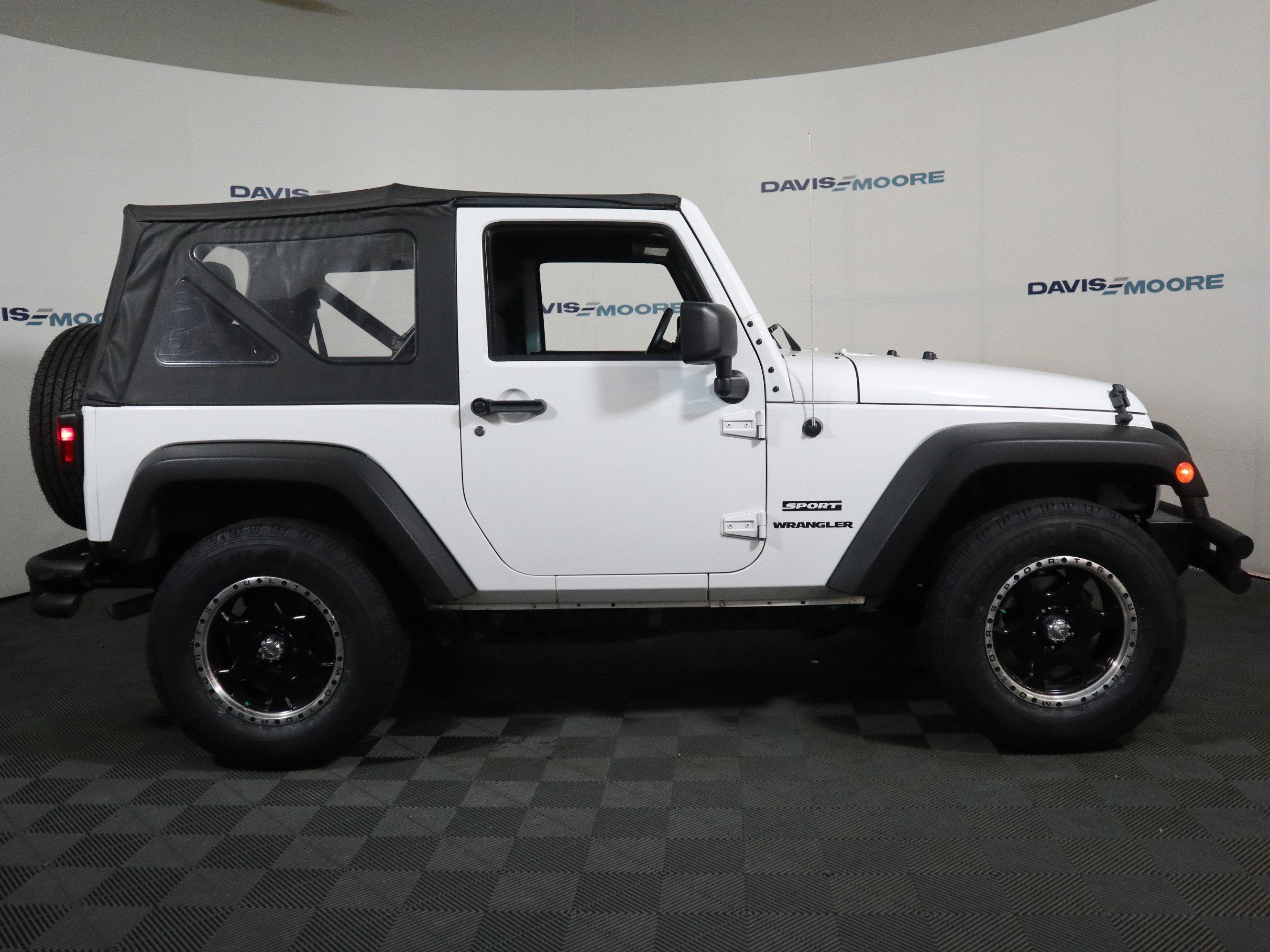 2013 Jeep Wrangler Sport 4WD
