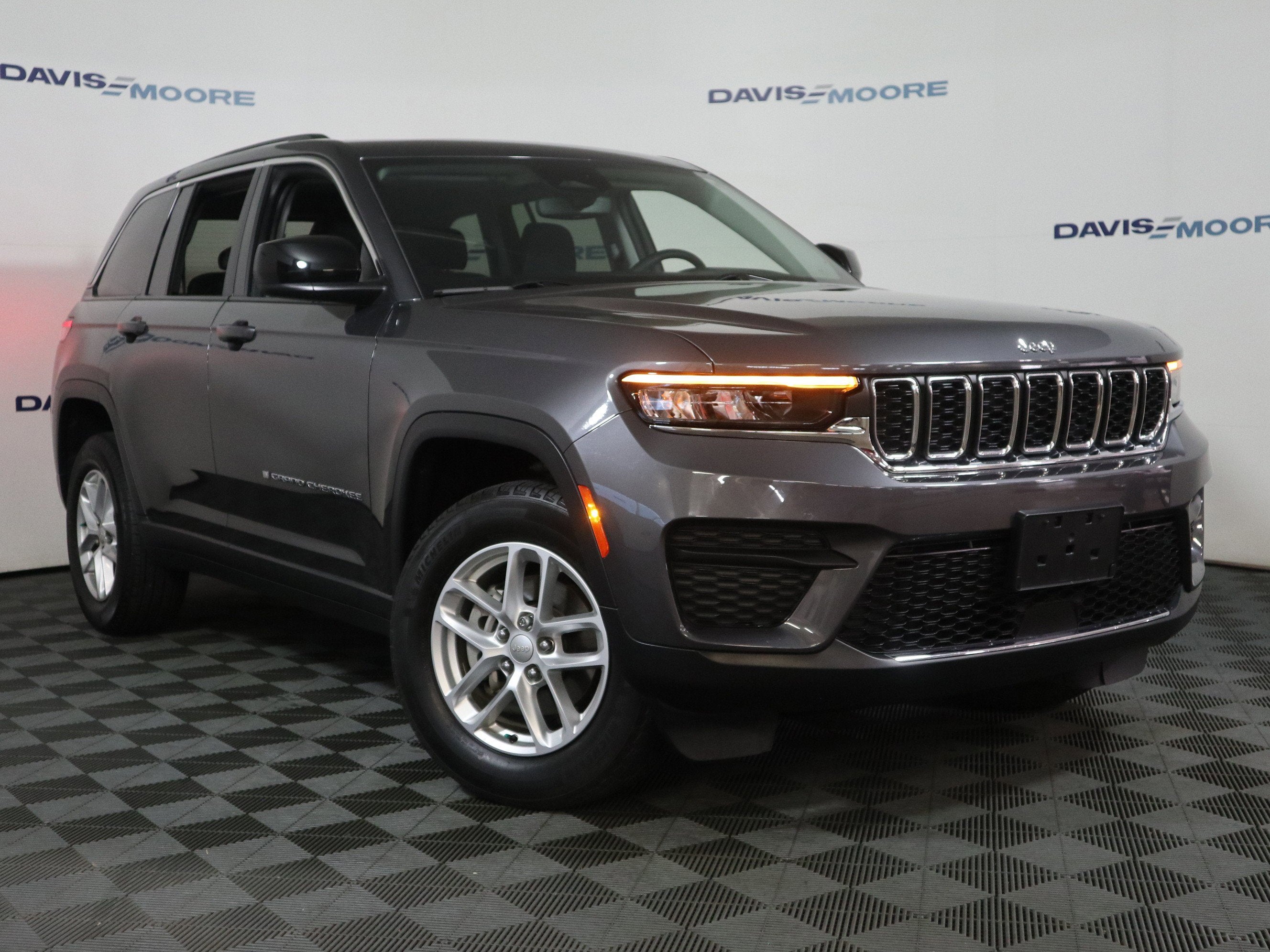 2023 Jeep Grand Cherokee Laredo