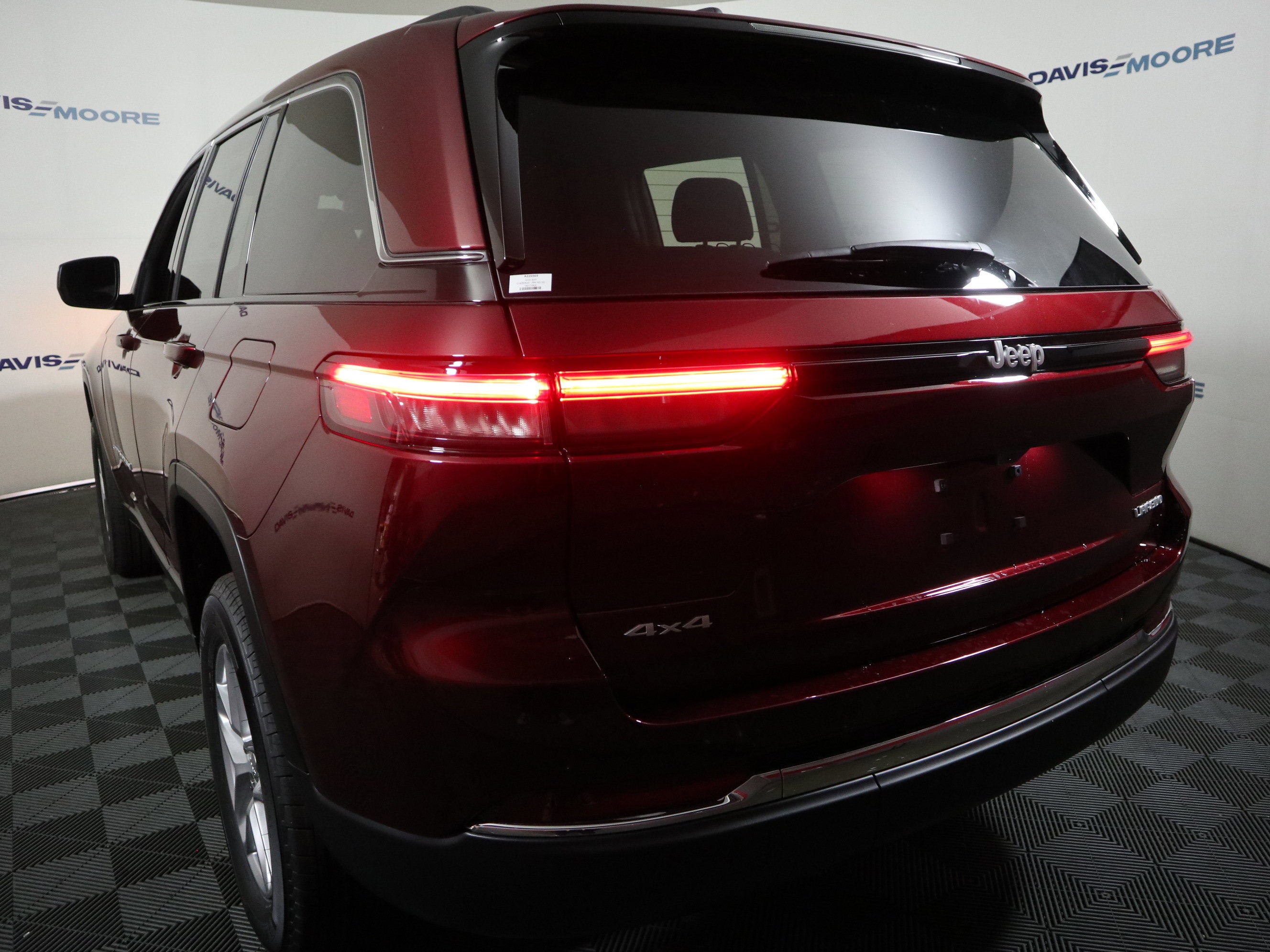 2026 Jeep Grand Cherokee Laredo