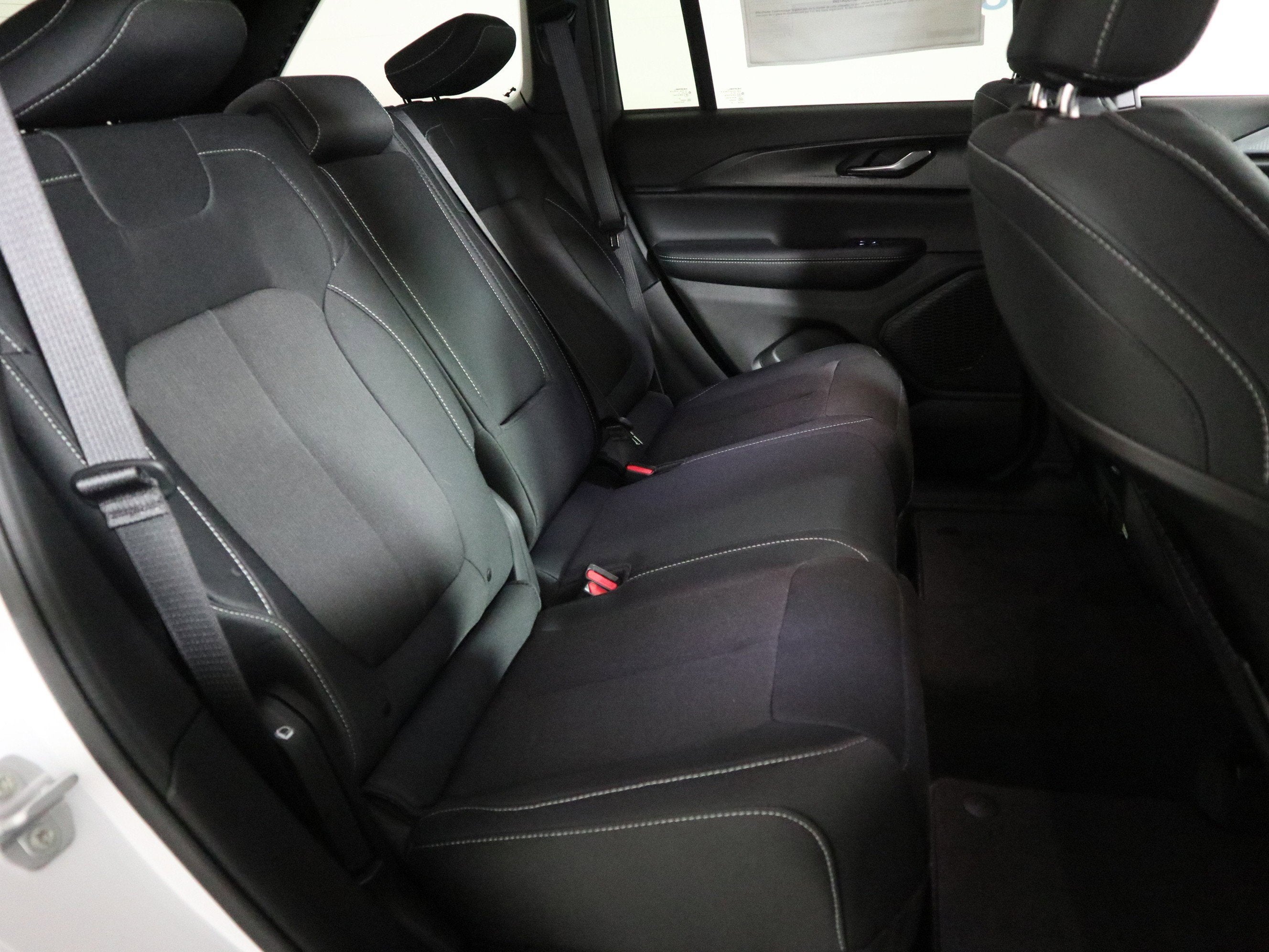 2026 Jeep Grand Cherokee Laredo X