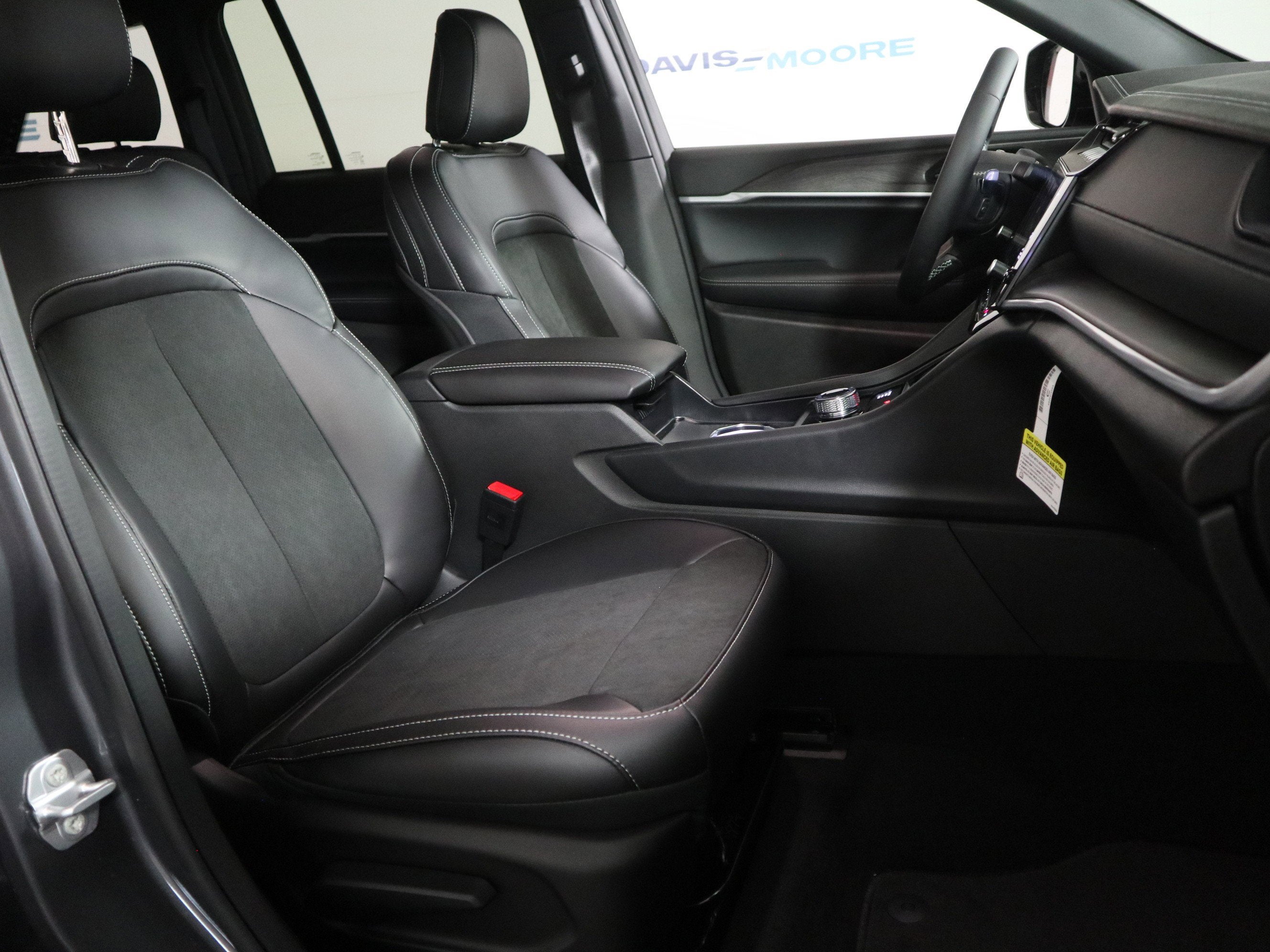 2026 Jeep Grand Cherokee Altitude