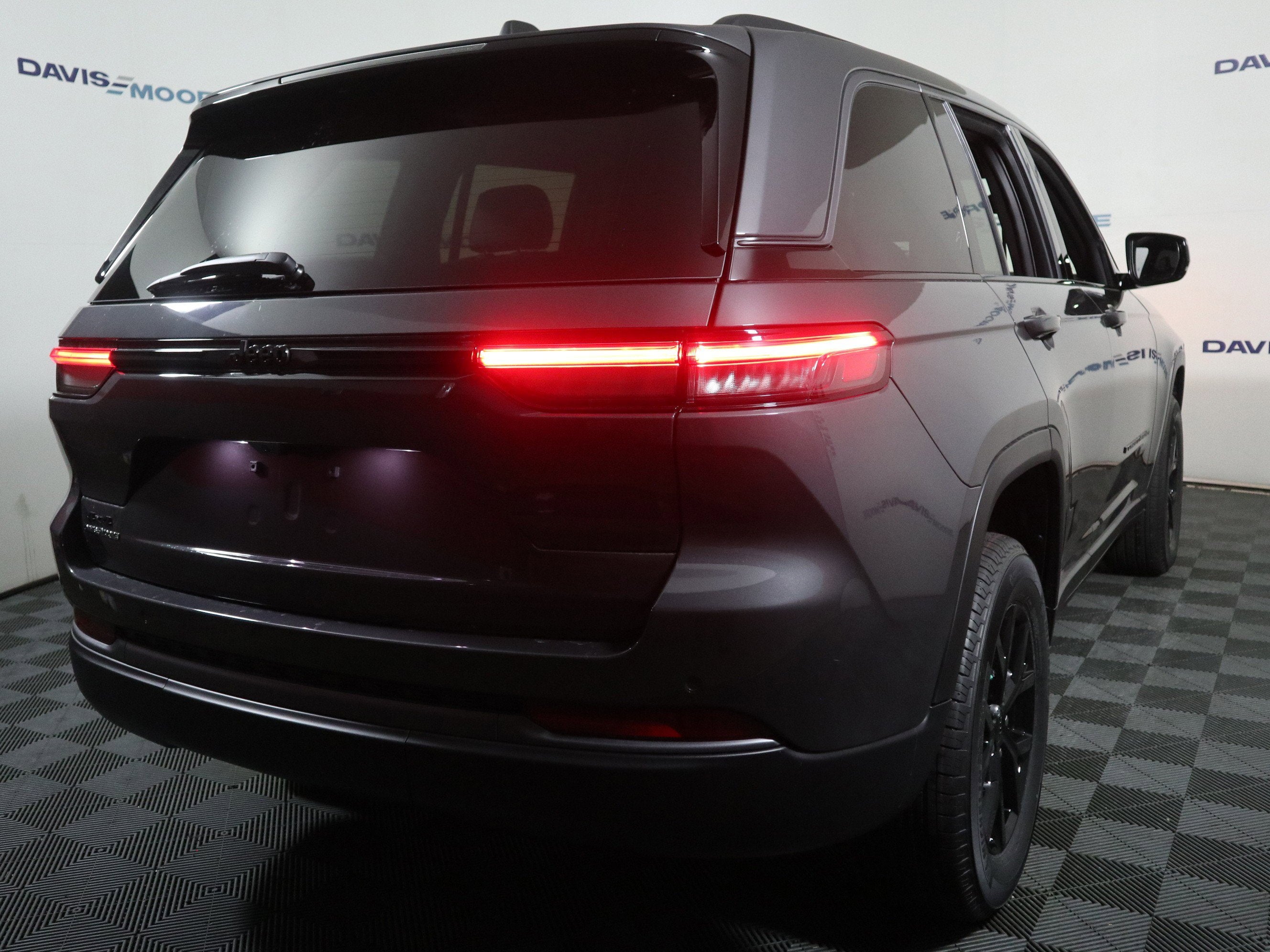 2026 Jeep Grand Cherokee Altitude