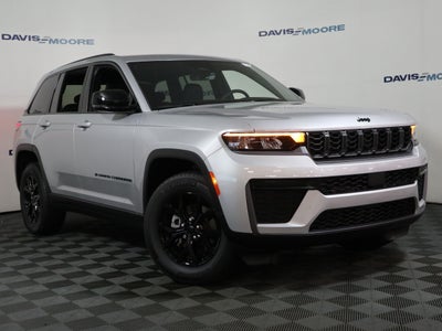 2026 Jeep Grand Cherokee Laredo