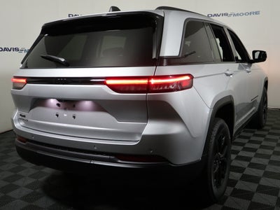 2026 Jeep Grand Cherokee Laredo