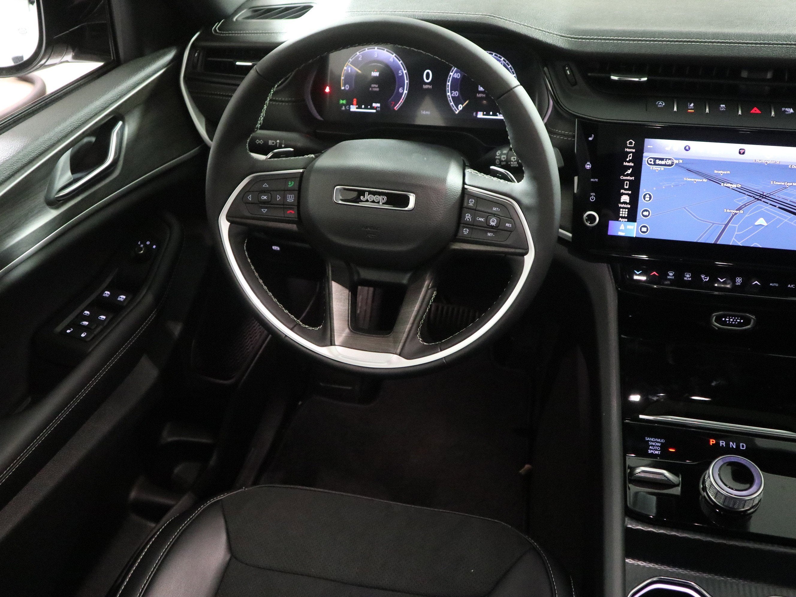 2026 Jeep Grand Cherokee Laredo