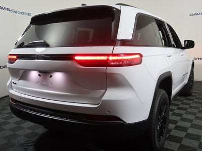 2026 Jeep Grand Cherokee Laredo