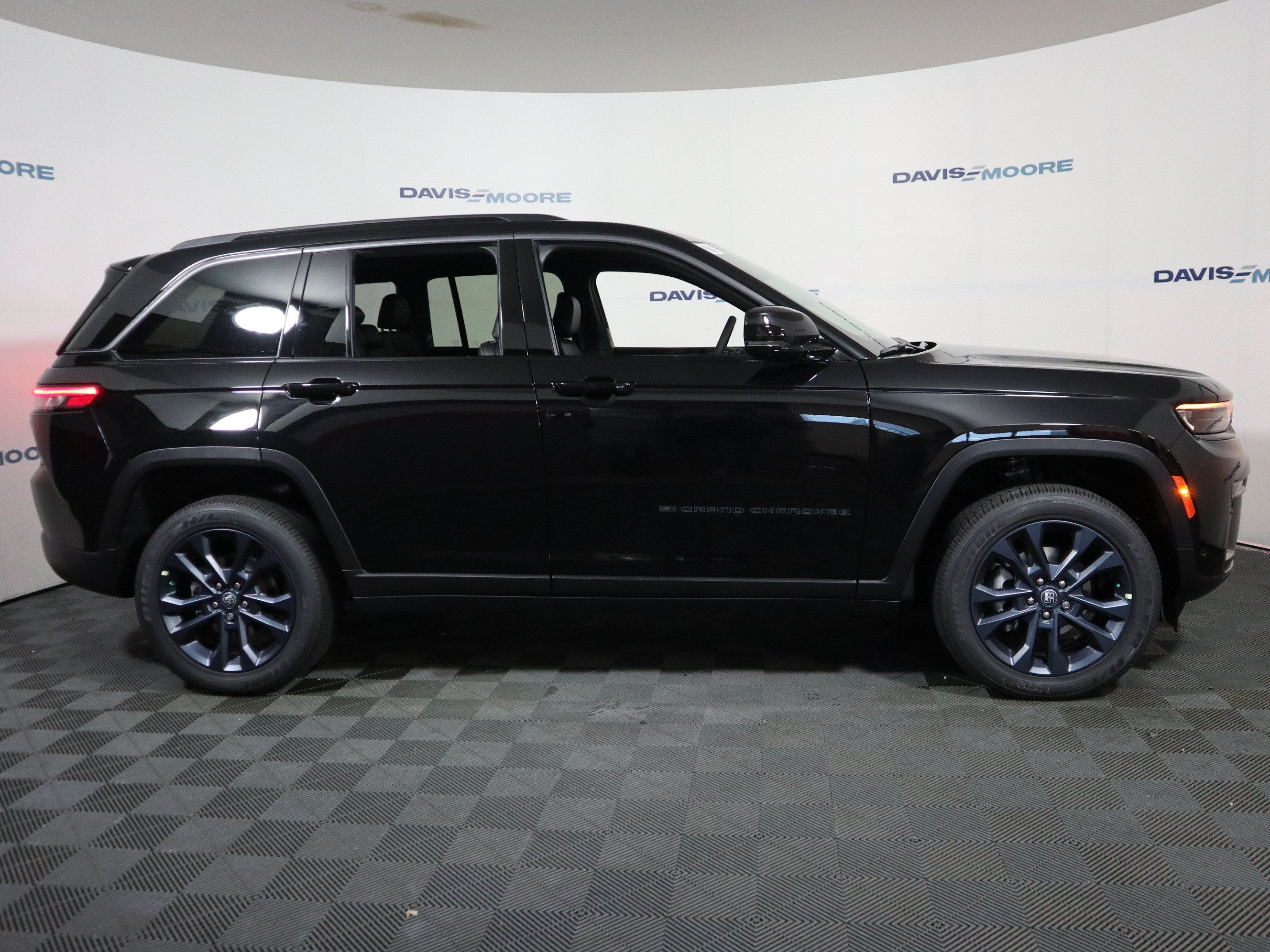 2026 Jeep Grand Cherokee 85th Anniversary Edition 4x4