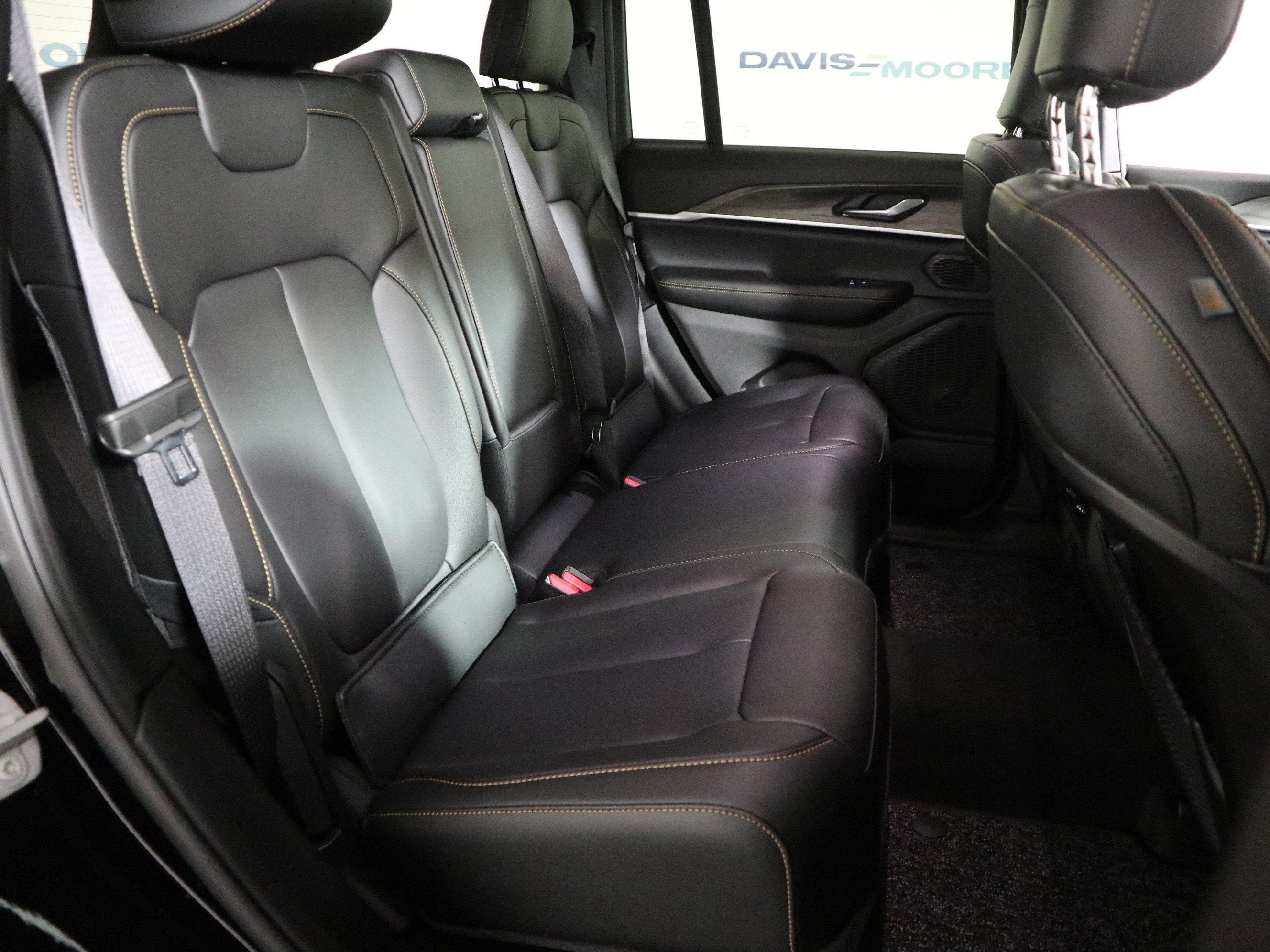 2026 Jeep Grand Cherokee 85th Anniversary Edition 4x4