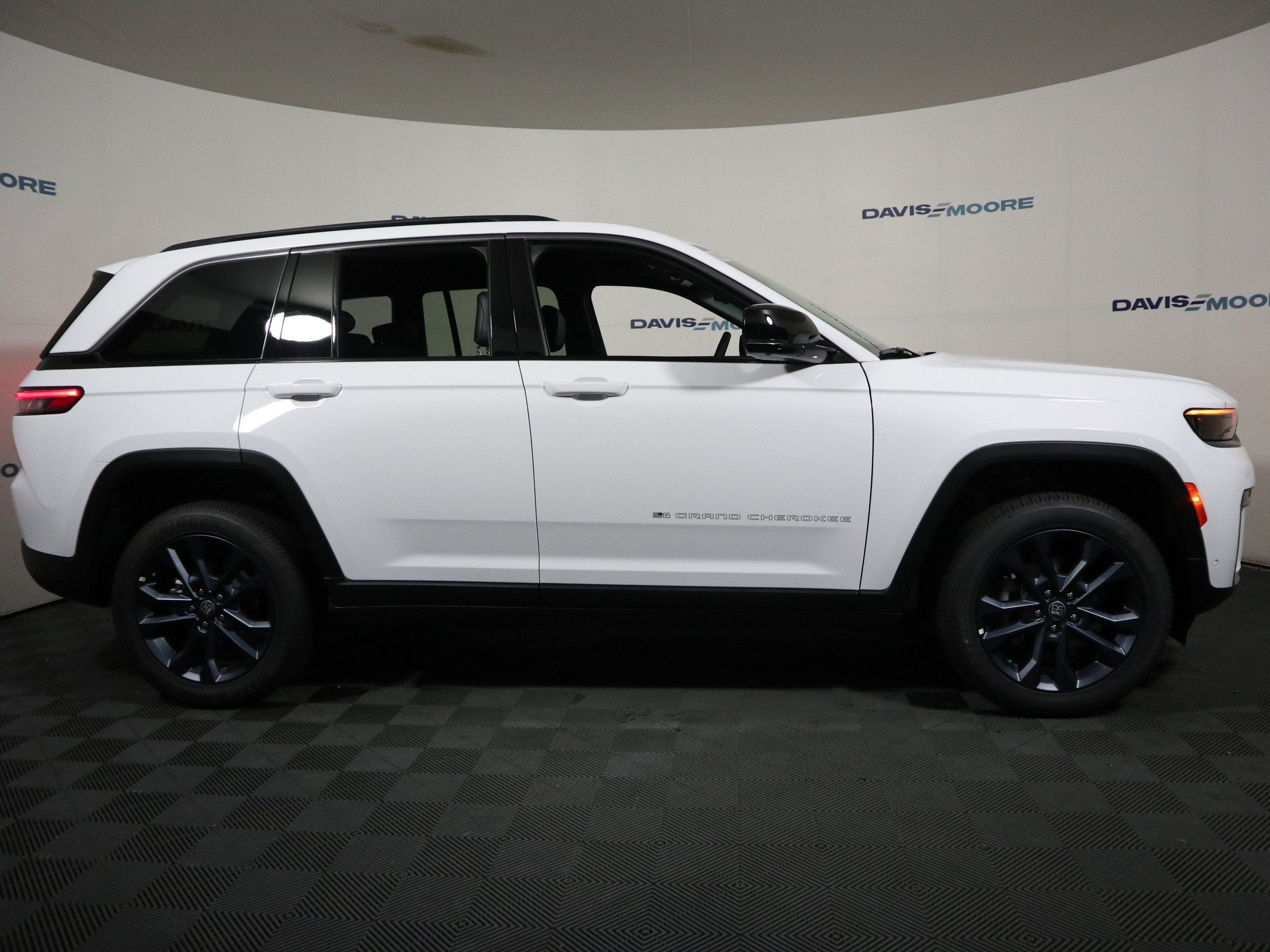 2026 Jeep Grand Cherokee 85th Anniversary Edition 4x4