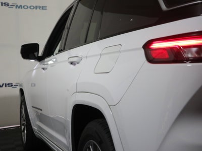 2022 Jeep Grand Cherokee Summit