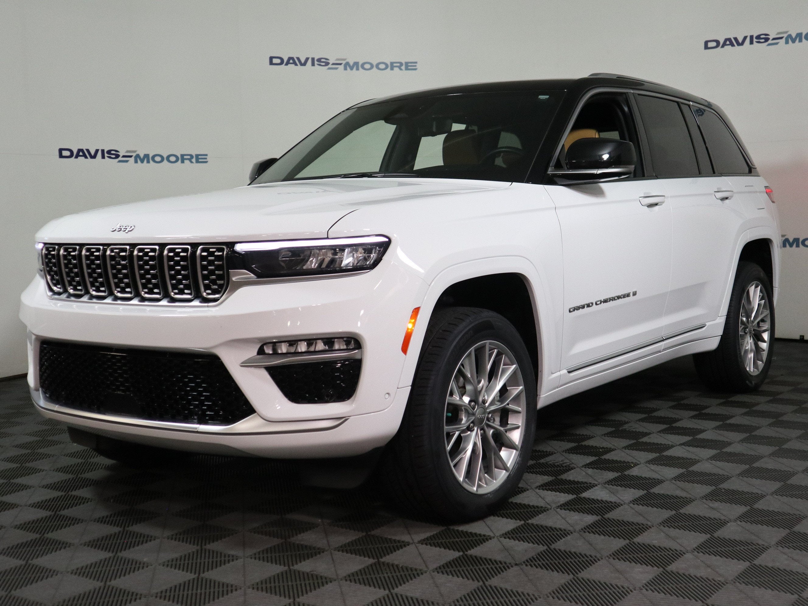 2022 Jeep Grand Cherokee Summit