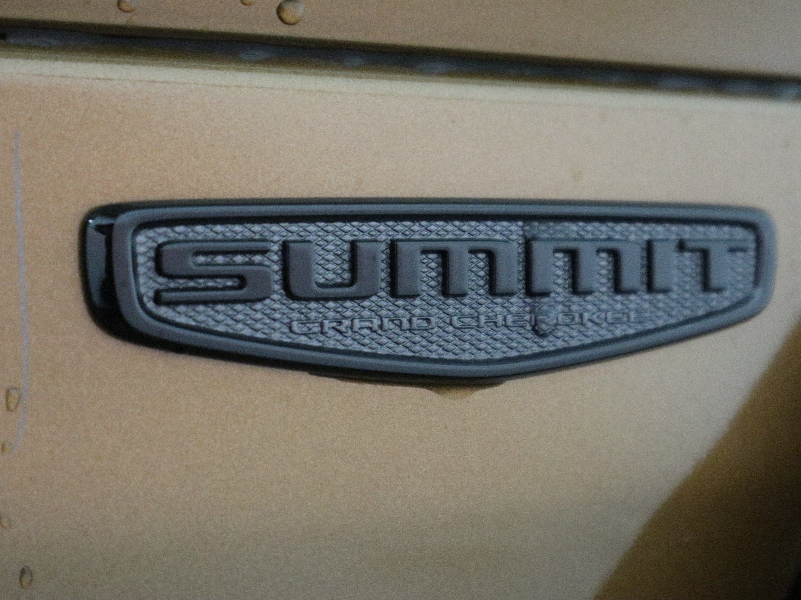 2027 Jeep Grand Cherokee Summit