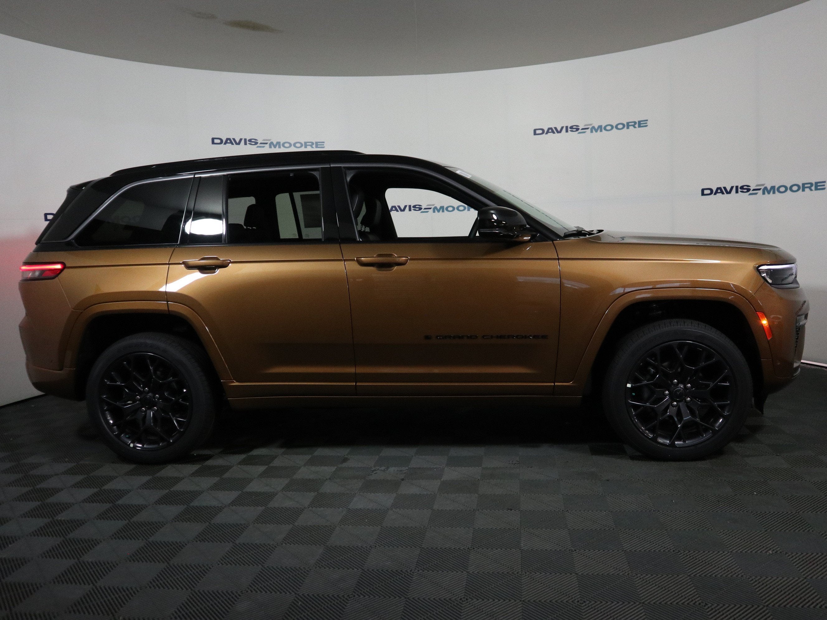 2027 Jeep Grand Cherokee Summit