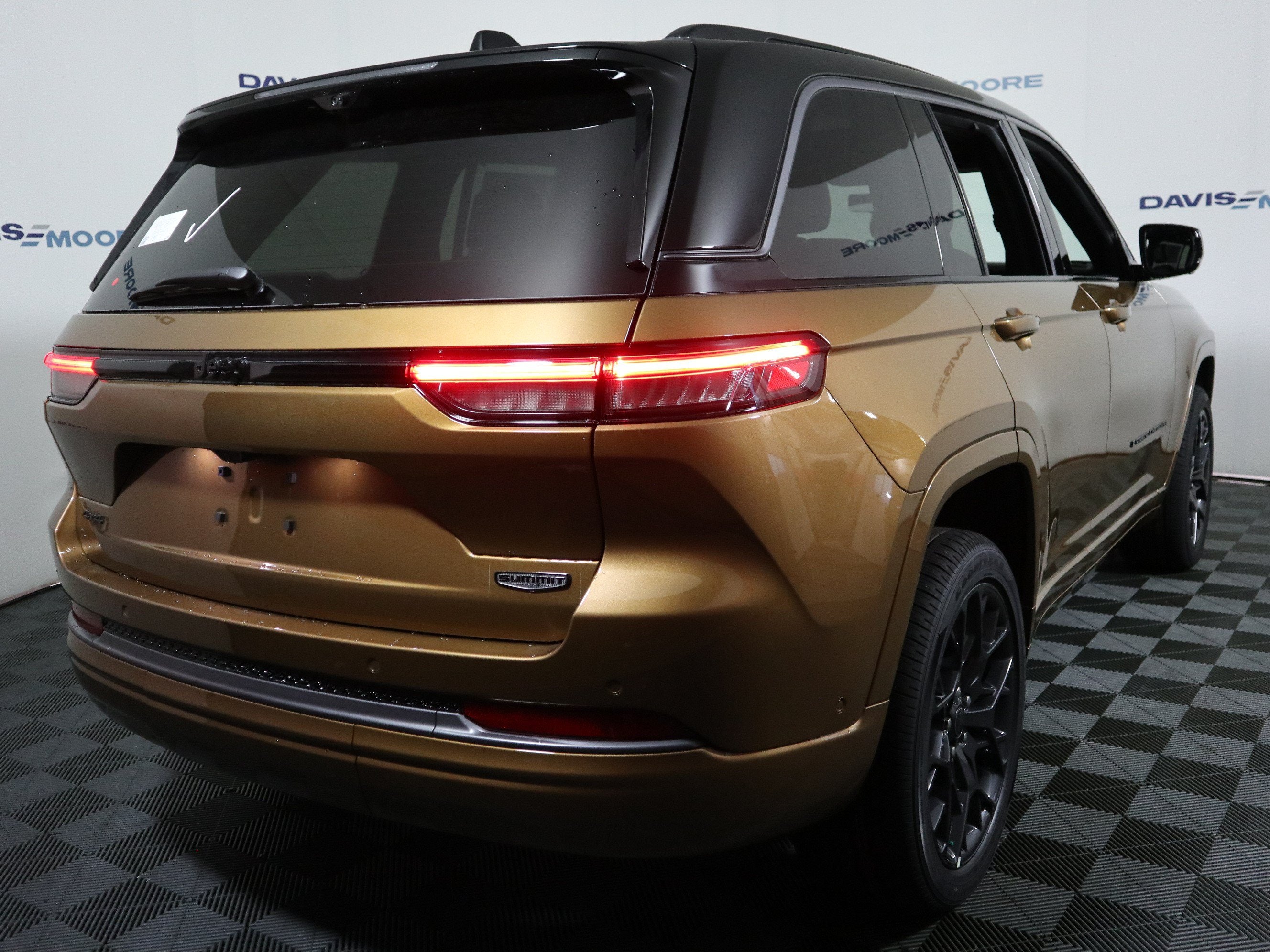 2027 Jeep Grand Cherokee Summit