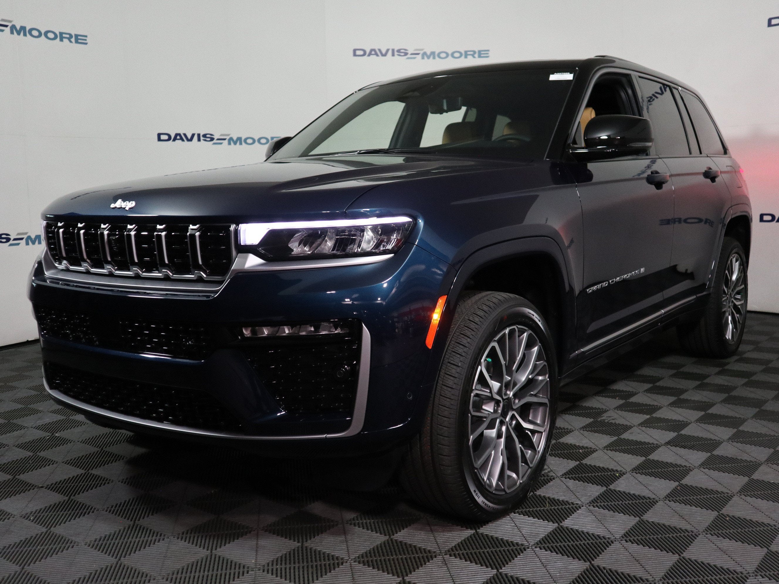 2027 Jeep Grand Cherokee Summit