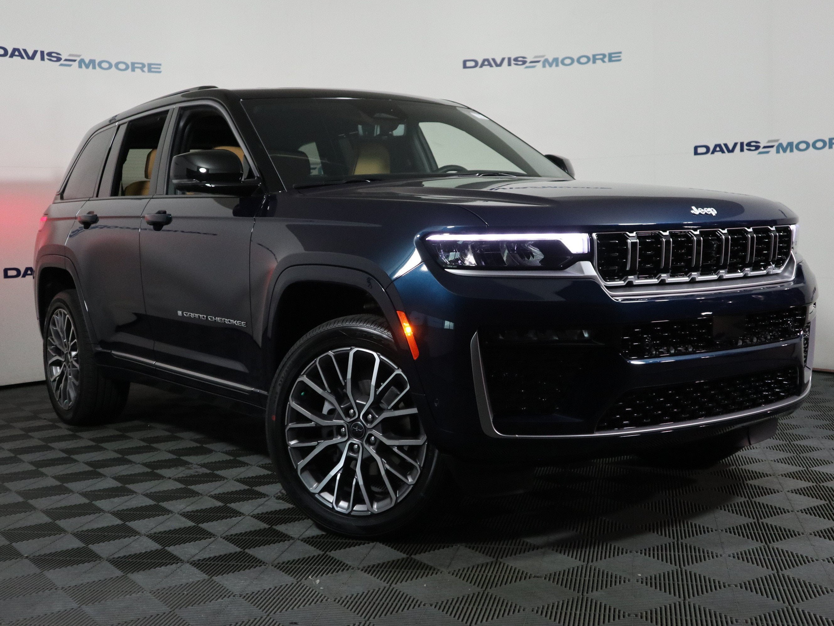2027 Jeep Grand Cherokee Summit