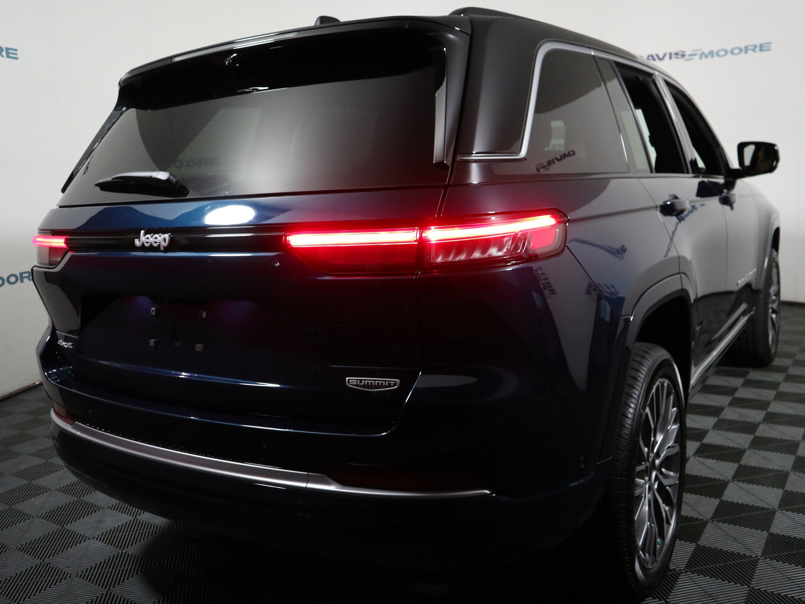 2027 Jeep Grand Cherokee Summit