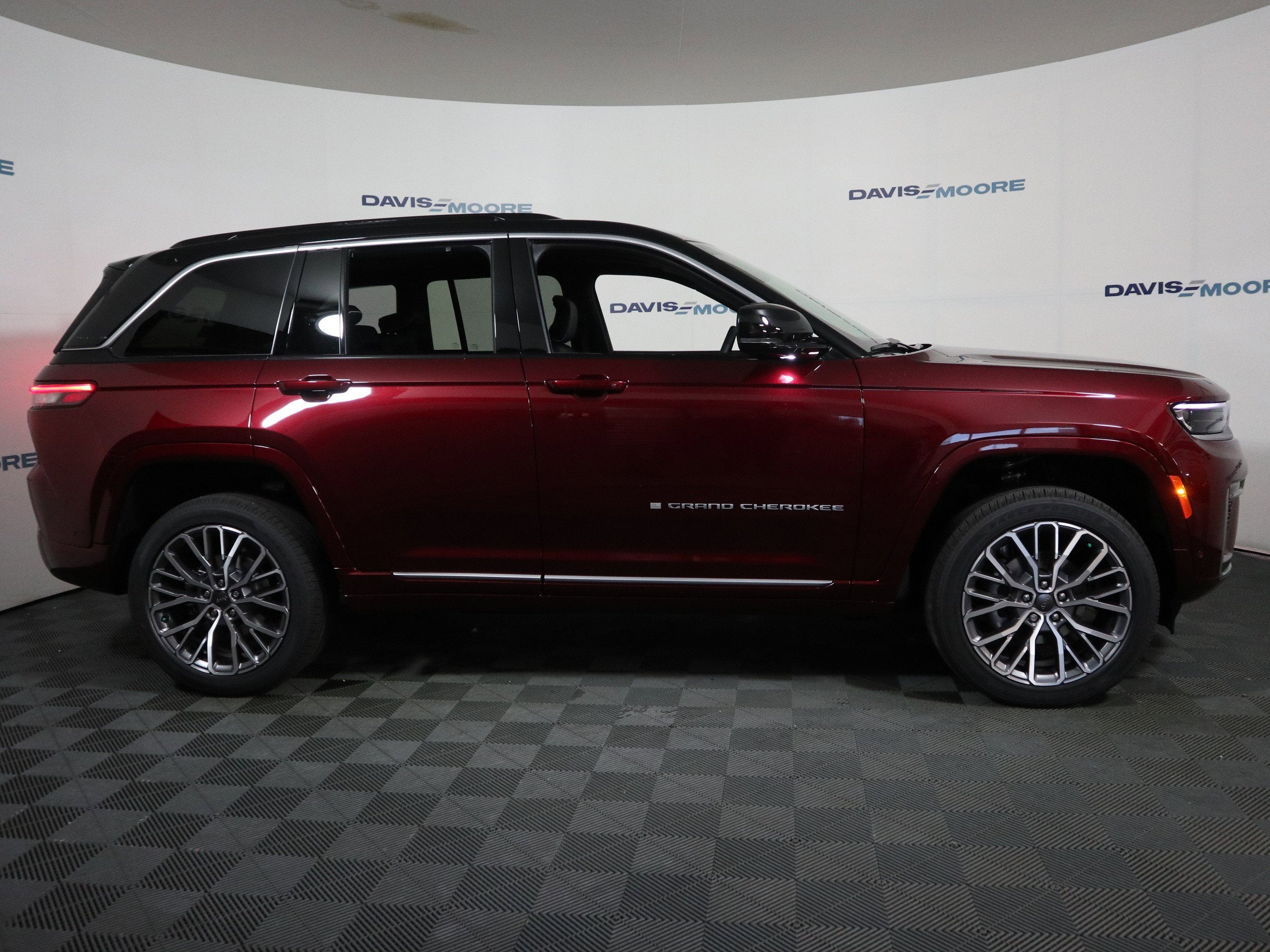 2026 Jeep Grand Cherokee Summit
