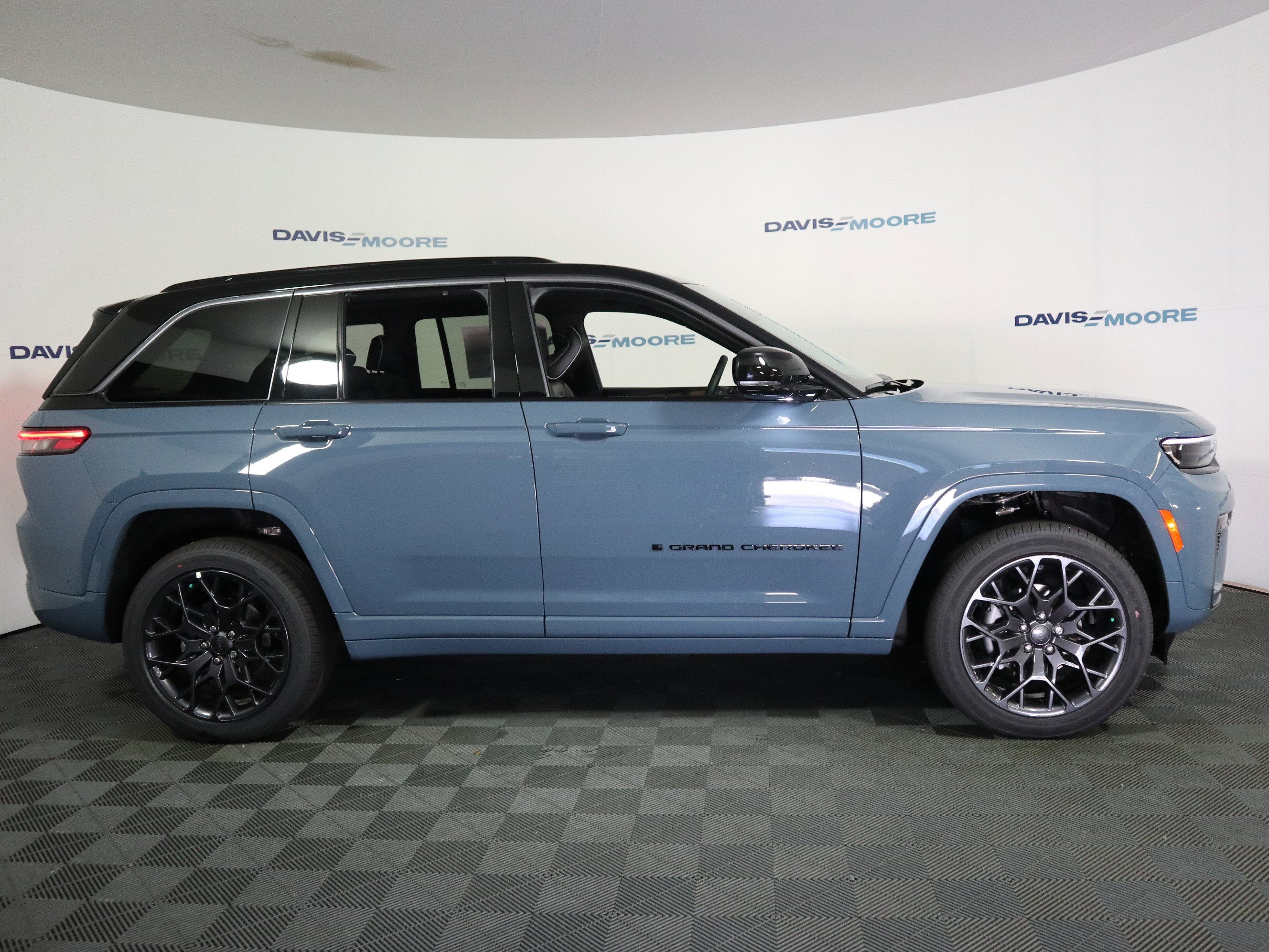 2026 Jeep Grand Cherokee Summit