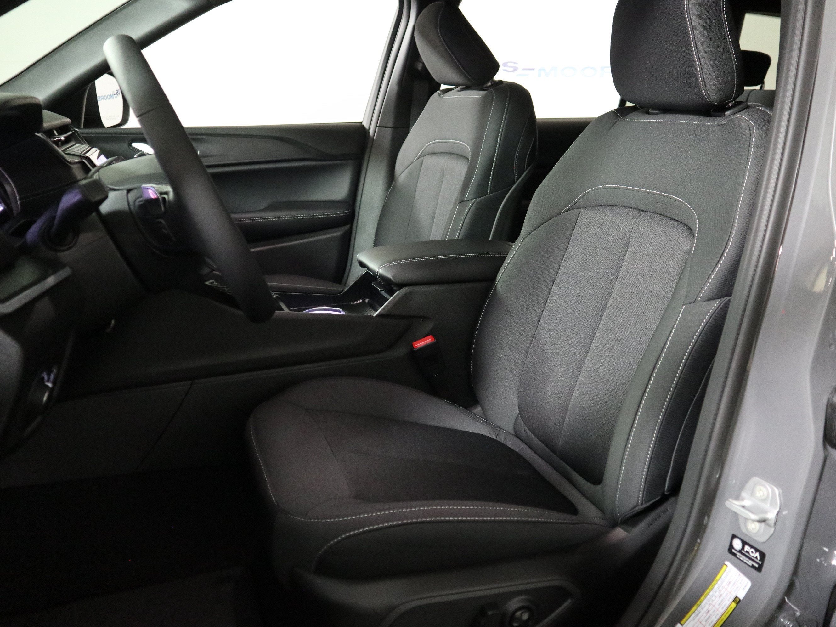 2027 Jeep Grand Cherokee L Laredo X