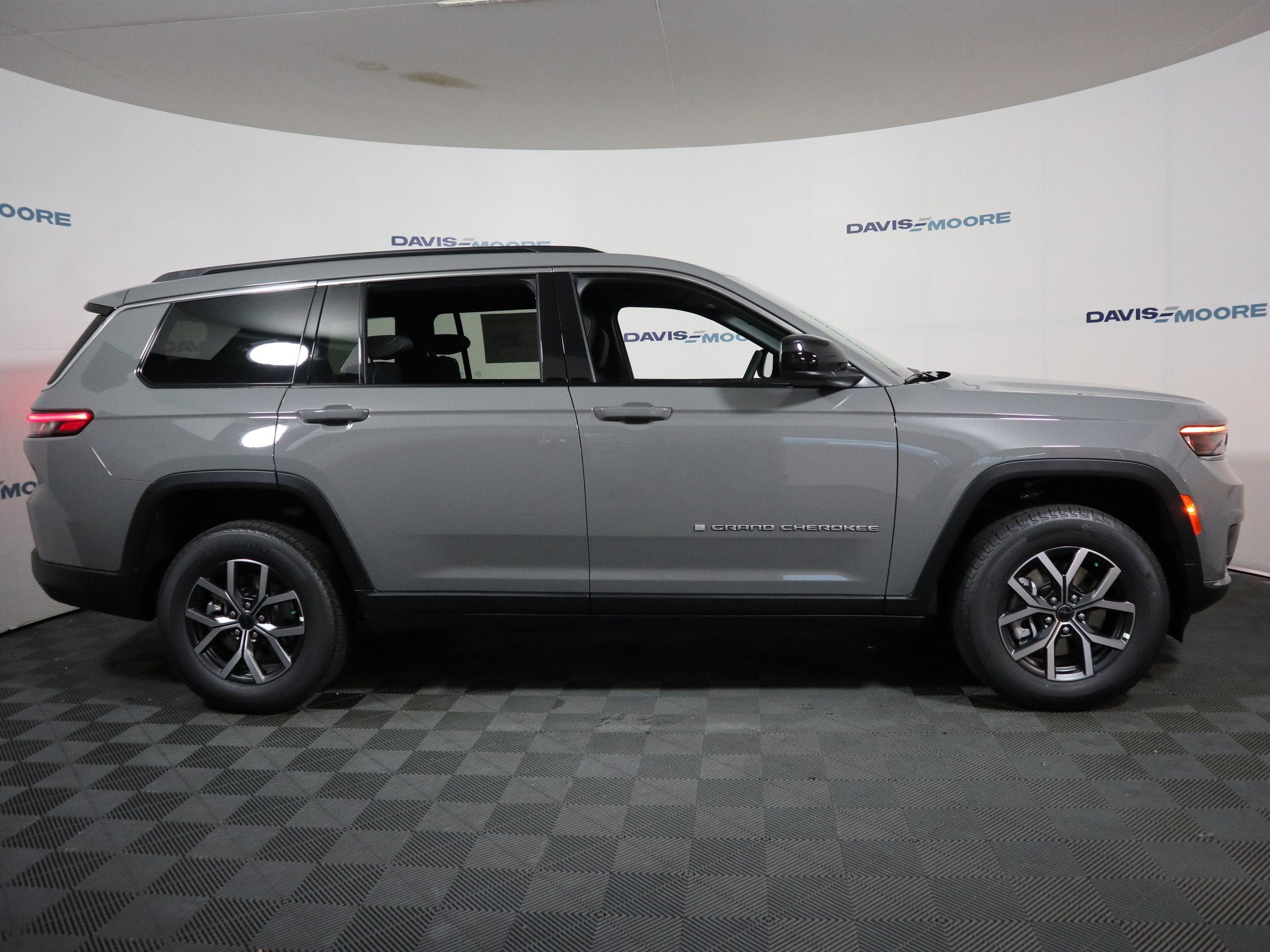 2027 Jeep Grand Cherokee L Laredo X