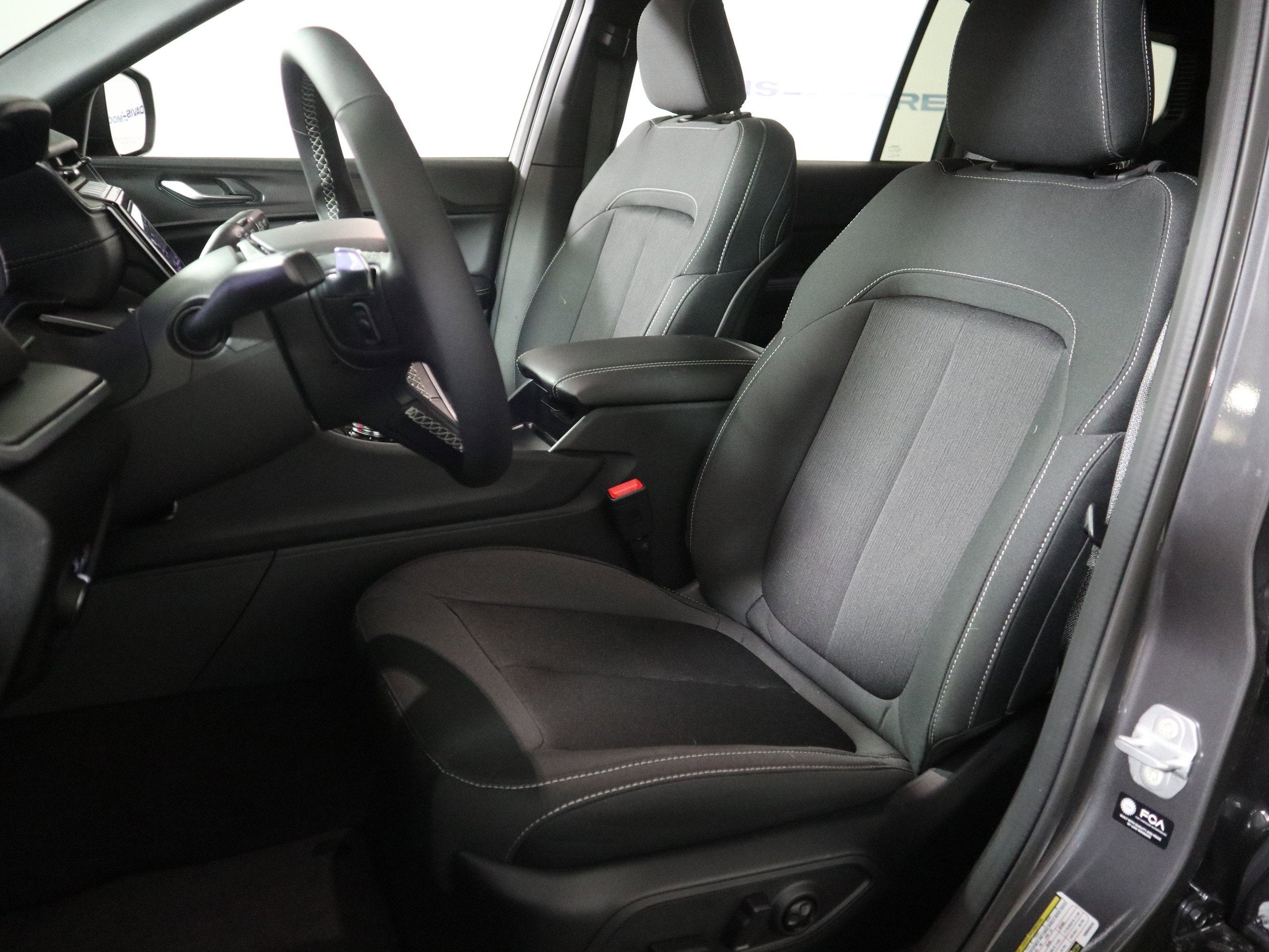 2025 Jeep Grand Cherokee L Laredo X