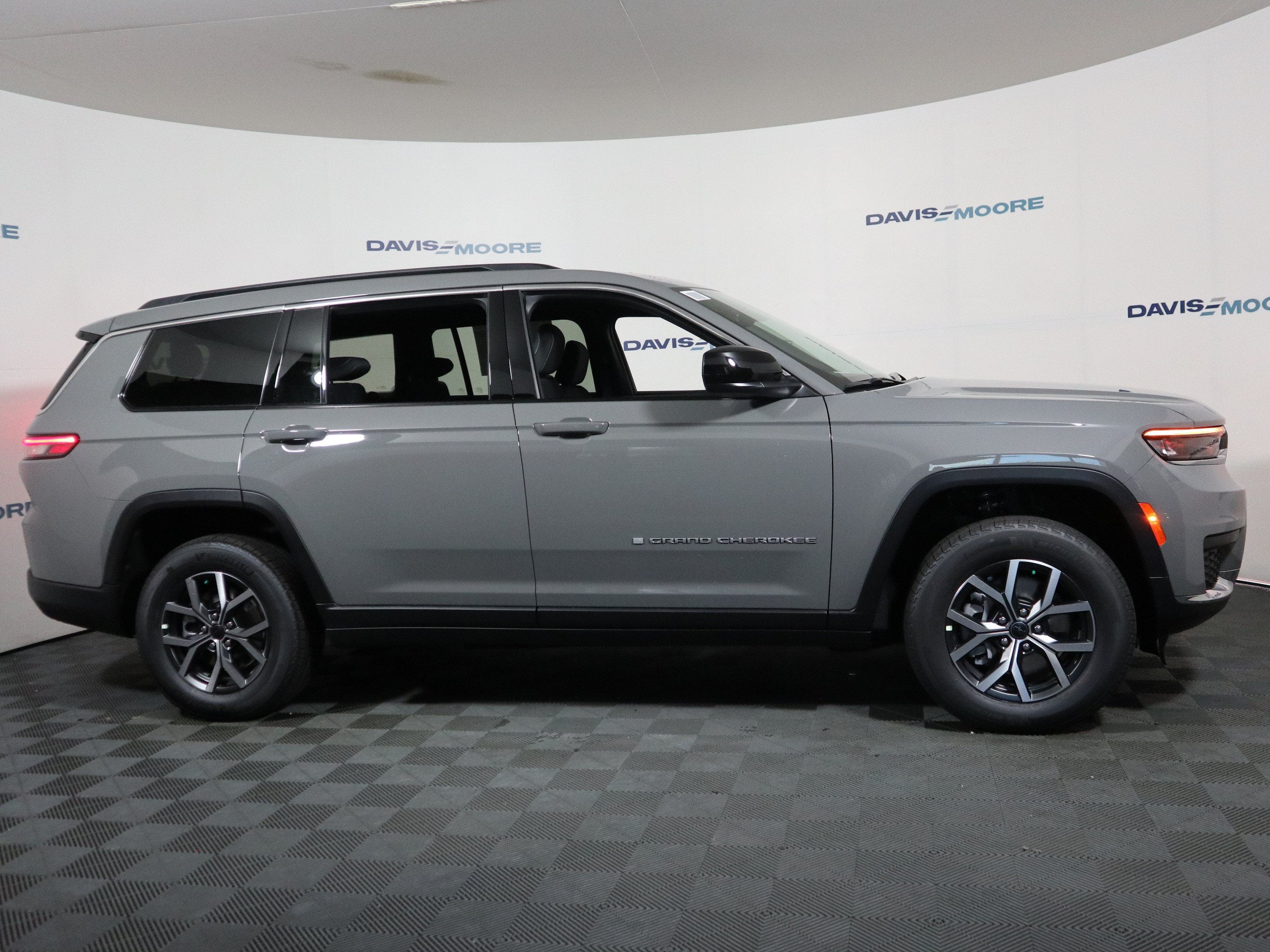 2027 Jeep Grand Cherokee L Laredo X