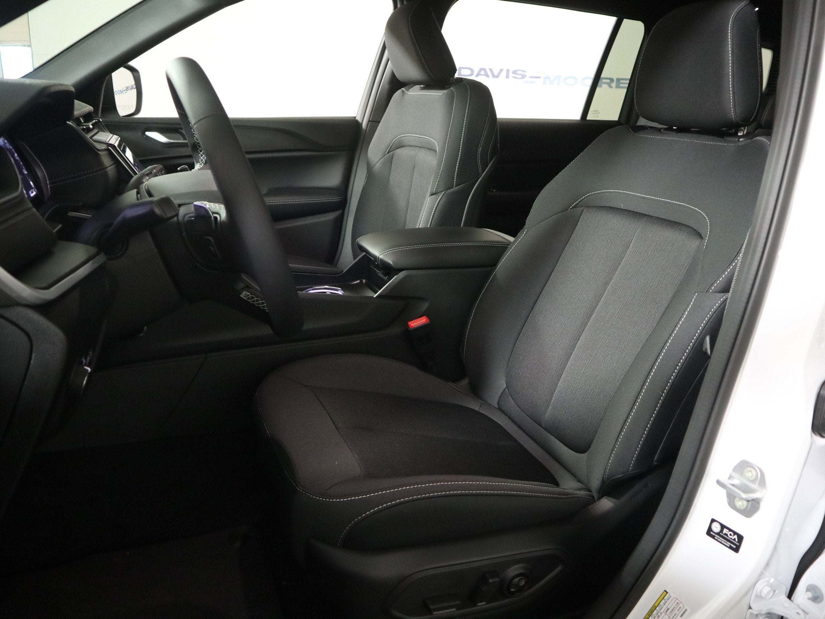 2025 Jeep Grand Cherokee L Laredo X