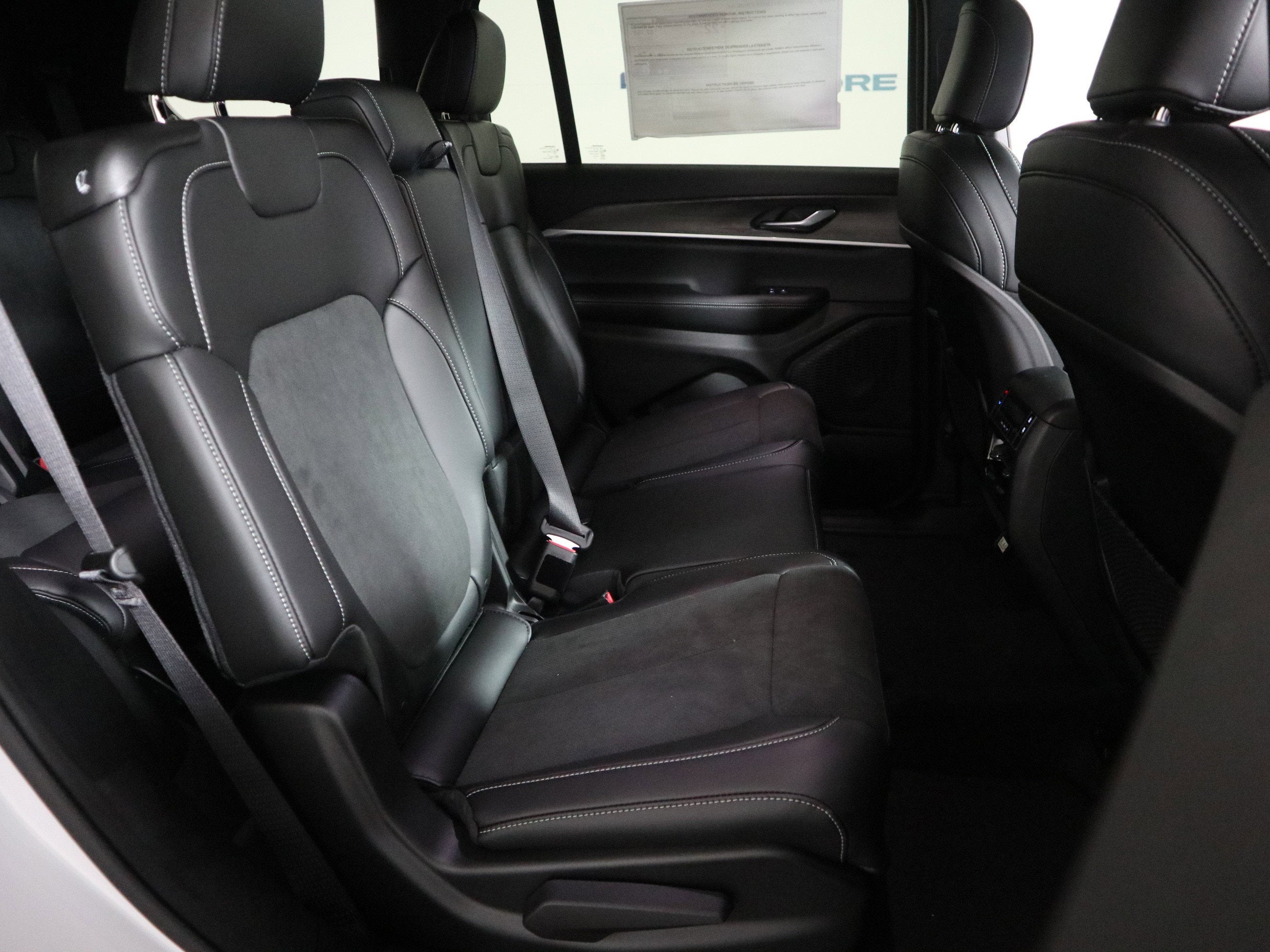 2026 Jeep Grand Cherokee L Laredo