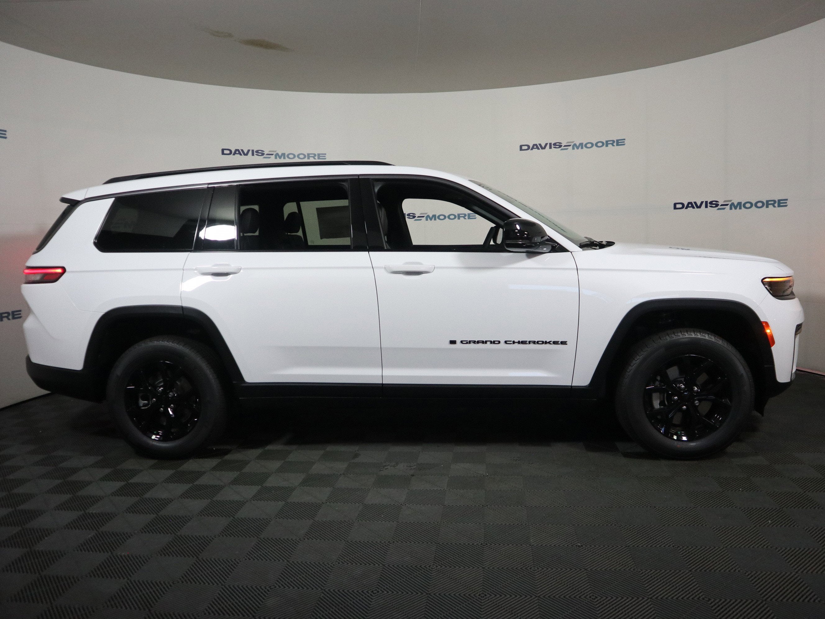 2026 Jeep Grand Cherokee L Laredo