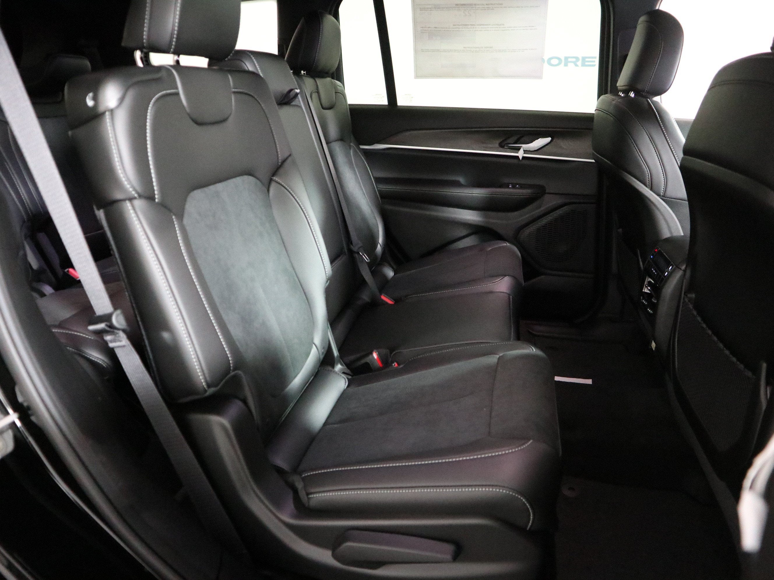 2026 Jeep Grand Cherokee L Laredo