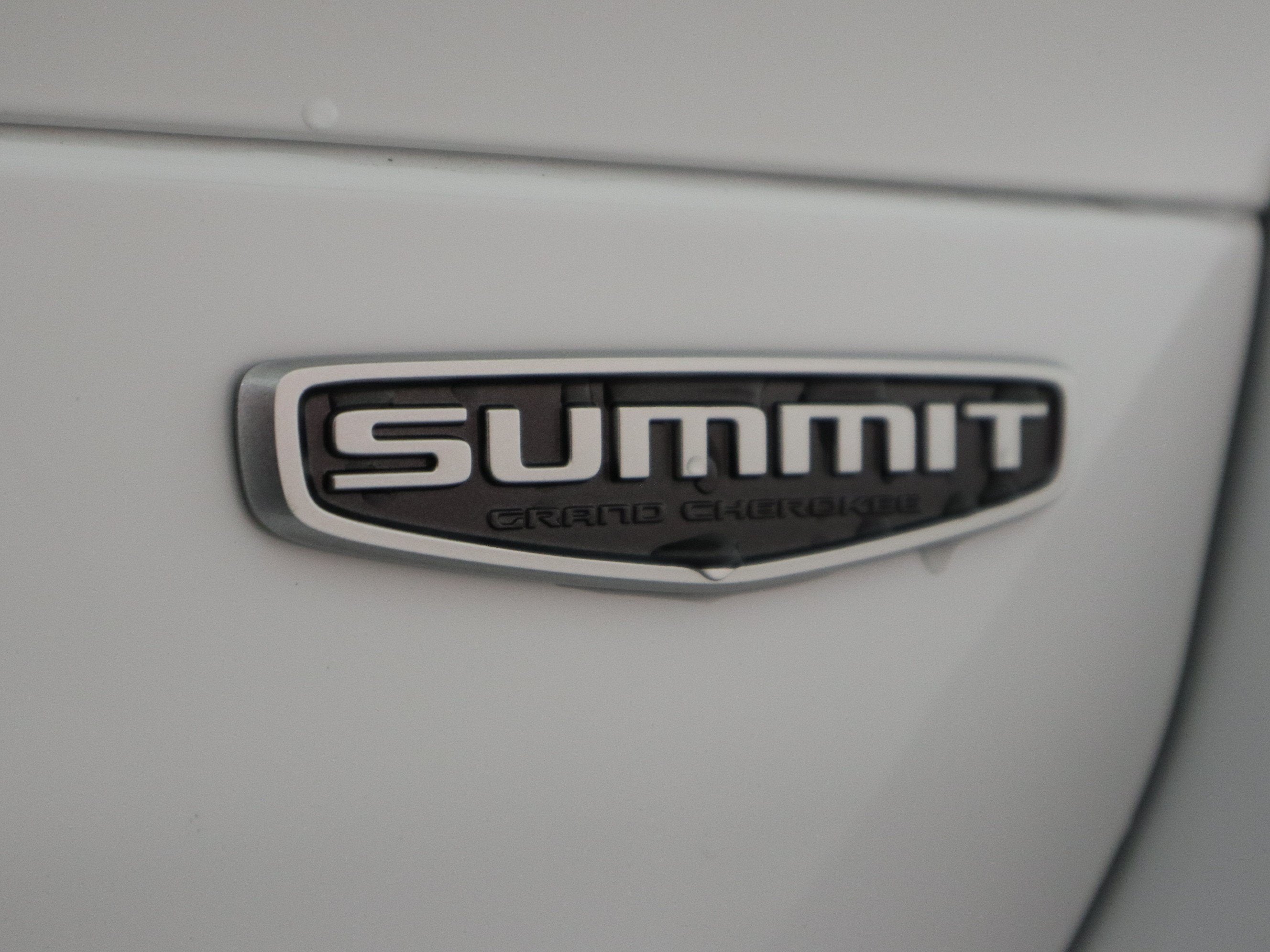 2027 Jeep Grand Cherokee L Summit