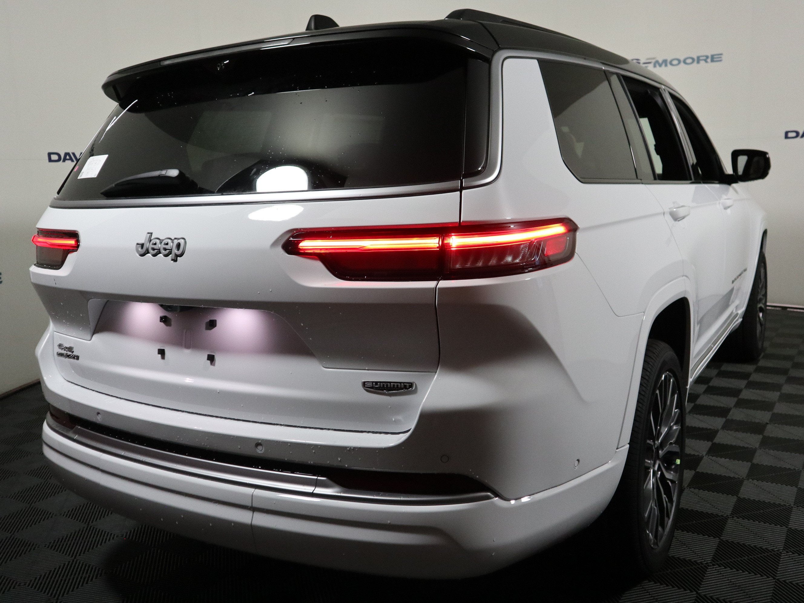2027 Jeep Grand Cherokee L Summit