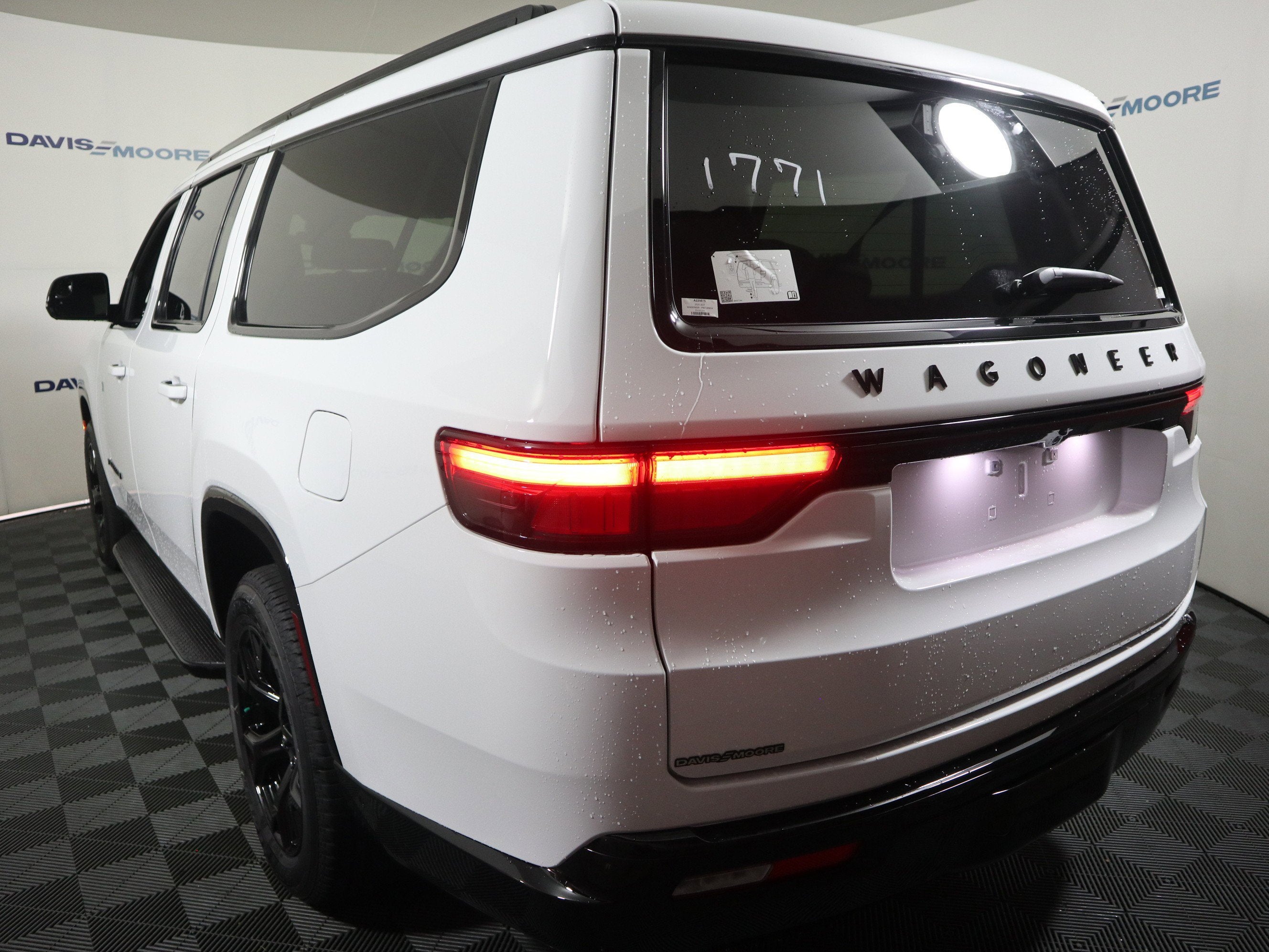 2025 Jeep Wagoneer Series II Carbide 4x4