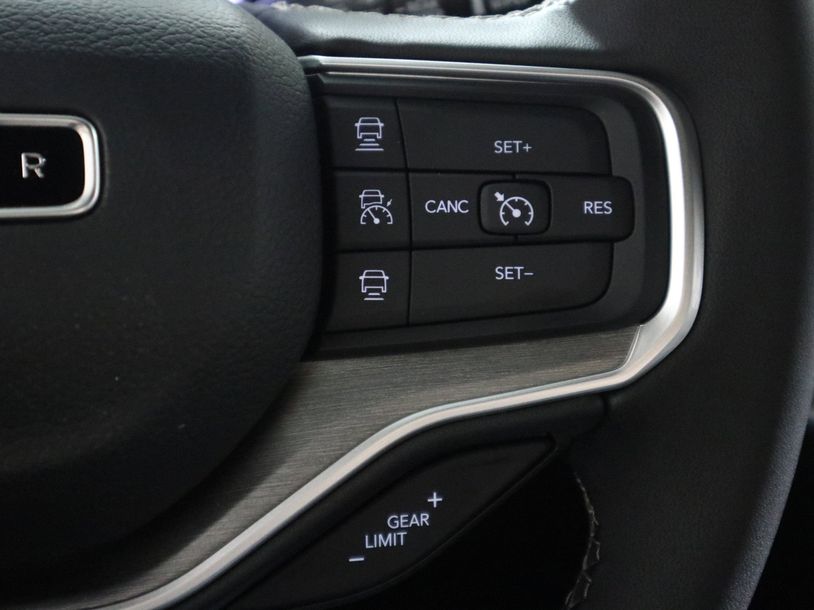 2025 Jeep Wagoneer Series II Carbide 4x4