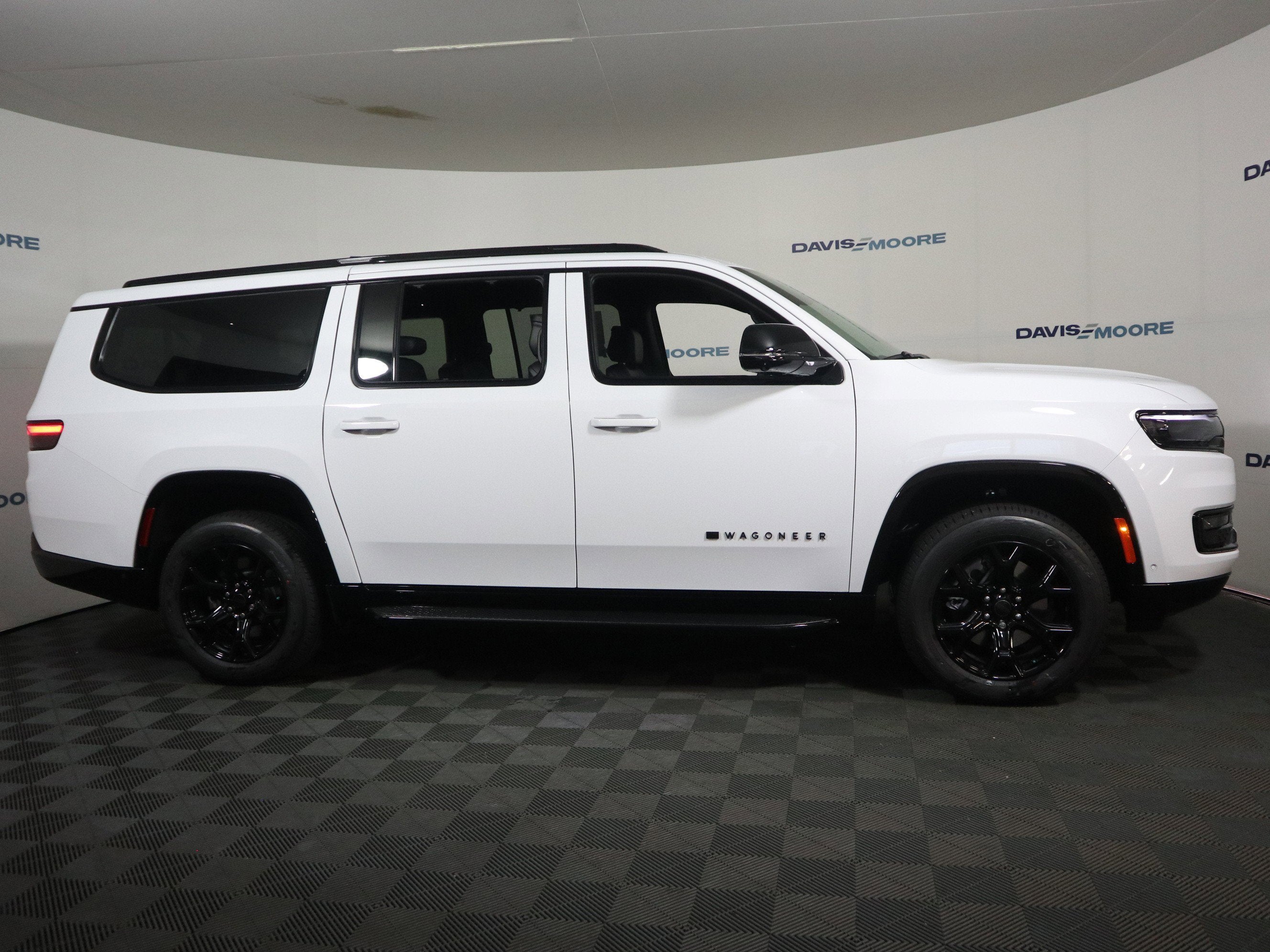 2025 Jeep Wagoneer Series II Carbide 4x4