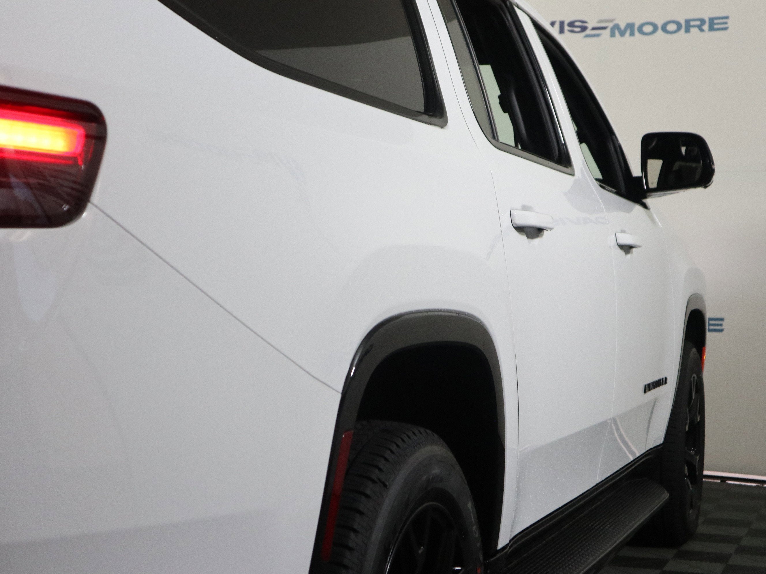 2025 Jeep Wagoneer Series II Carbide 4x4