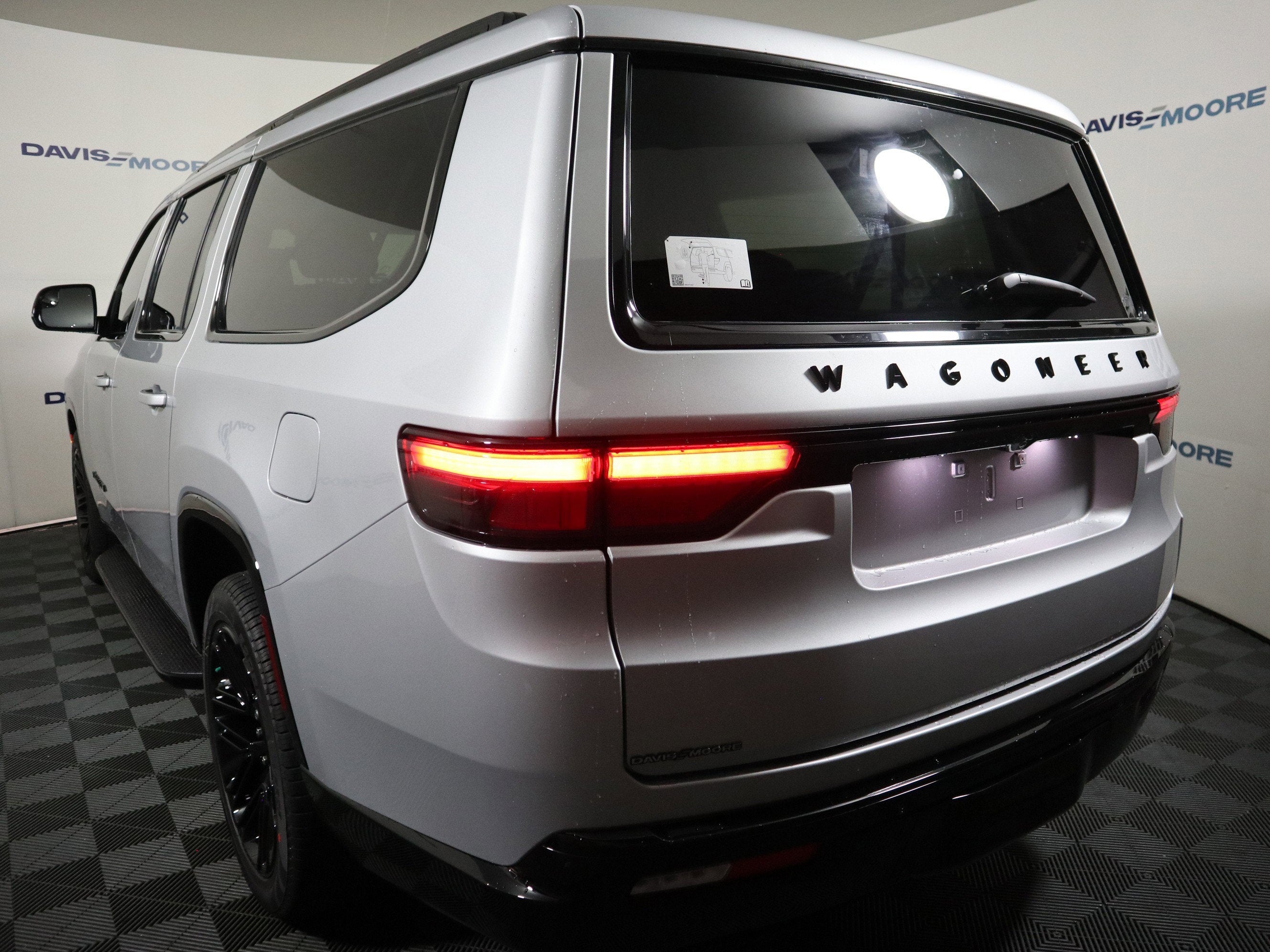 2025 Jeep Wagoneer Series II Carbide 4x4