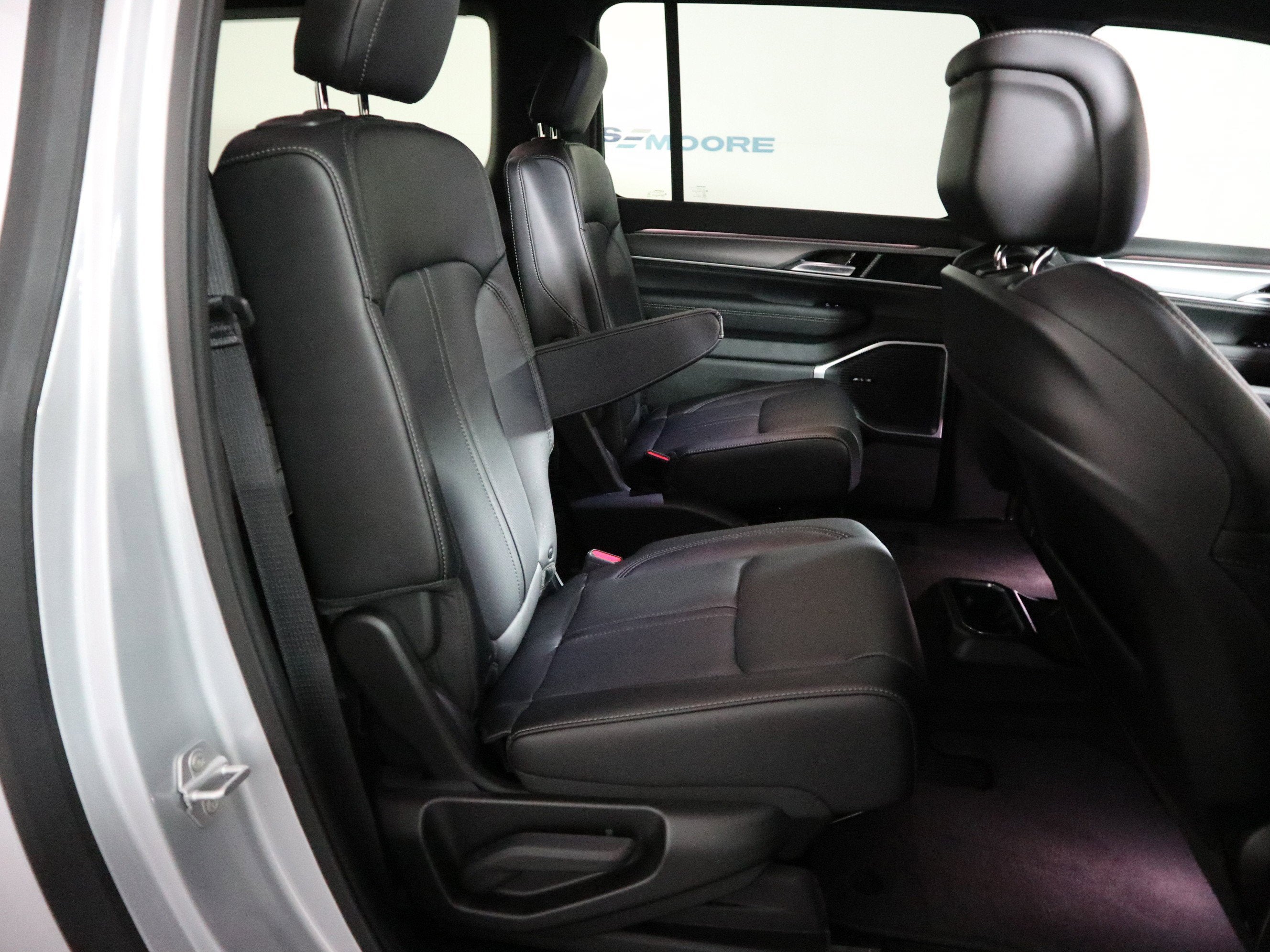 2025 Jeep Wagoneer Series II Carbide 4x4