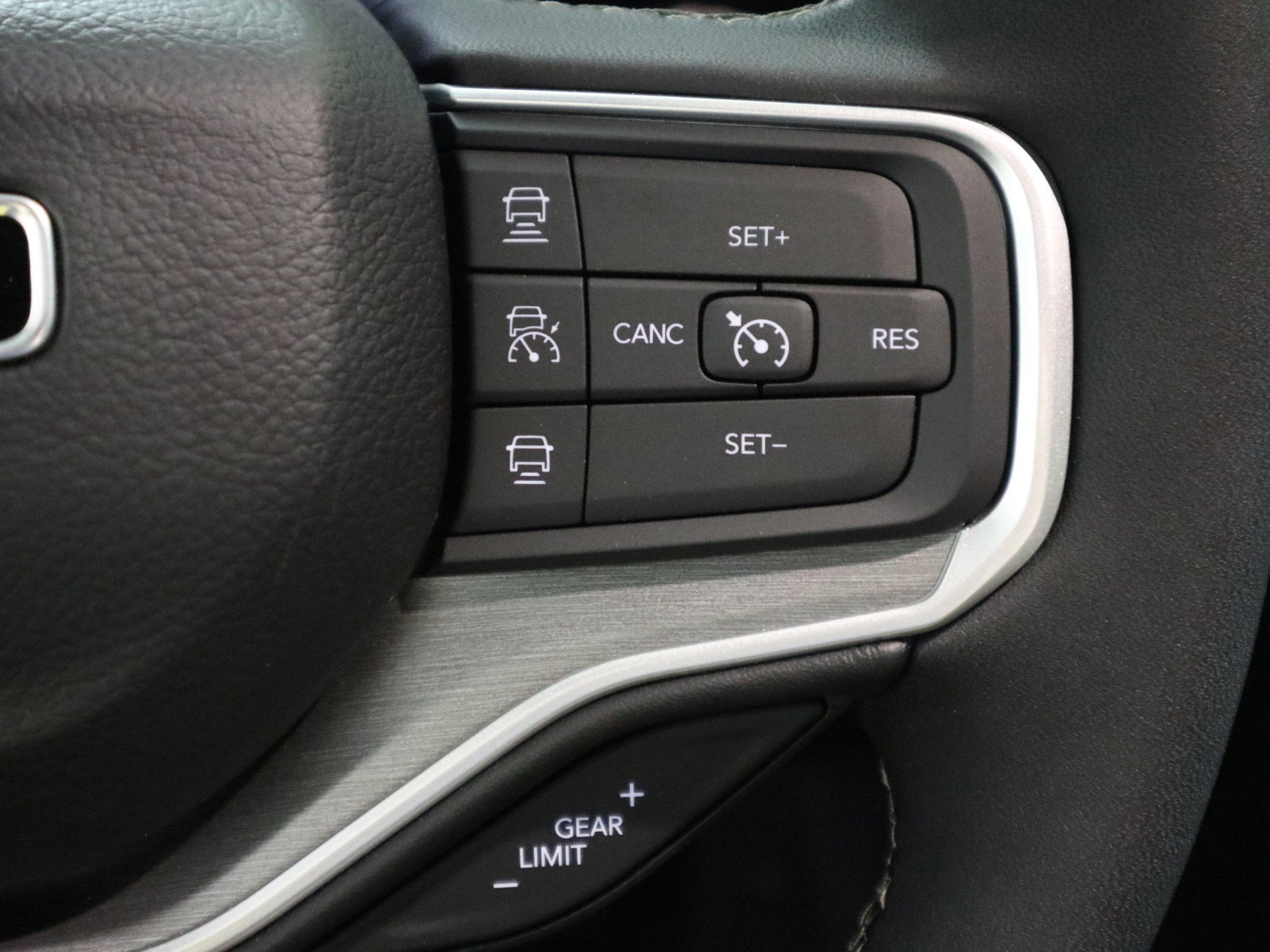 2025 Jeep Wagoneer Series II Carbide 4x4