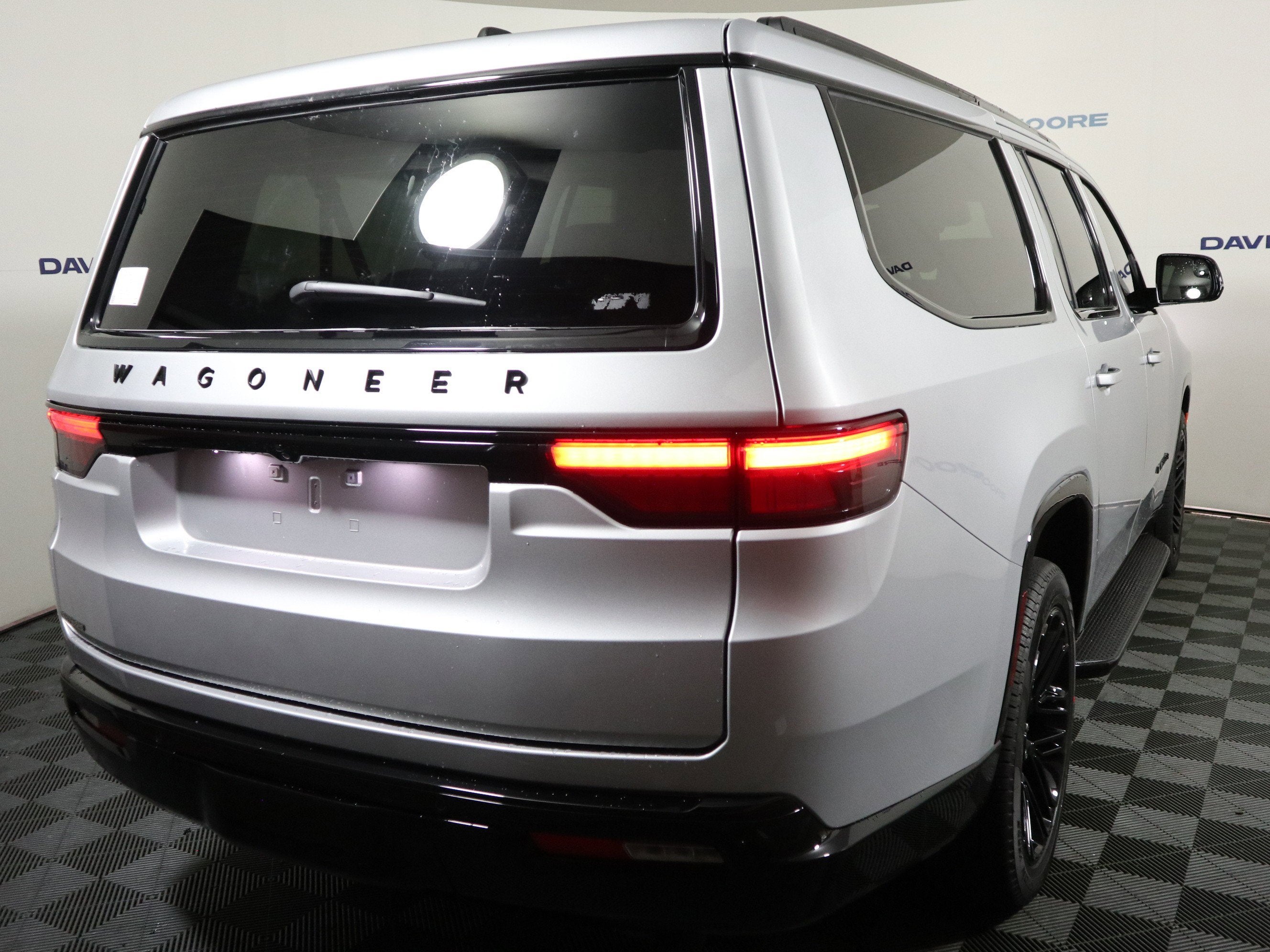 2025 Jeep Wagoneer Series II Carbide 4x4