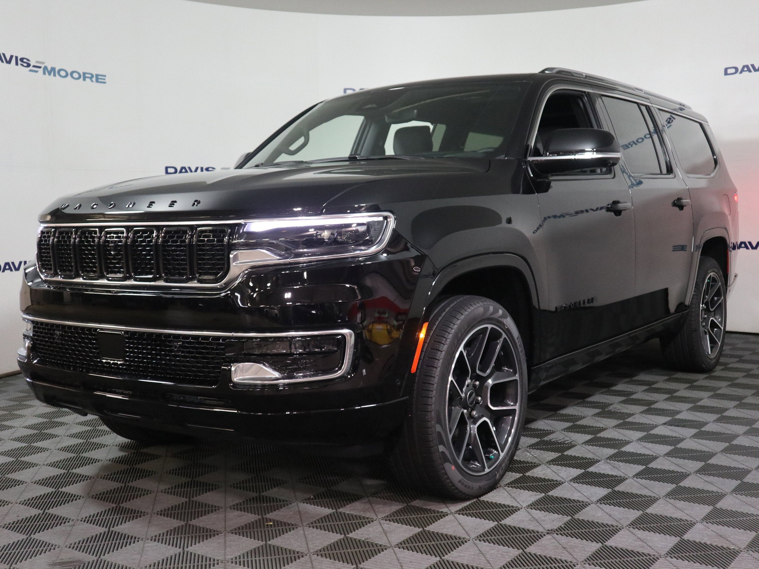 2025 Jeep Wagoneer Series III Super 4x4