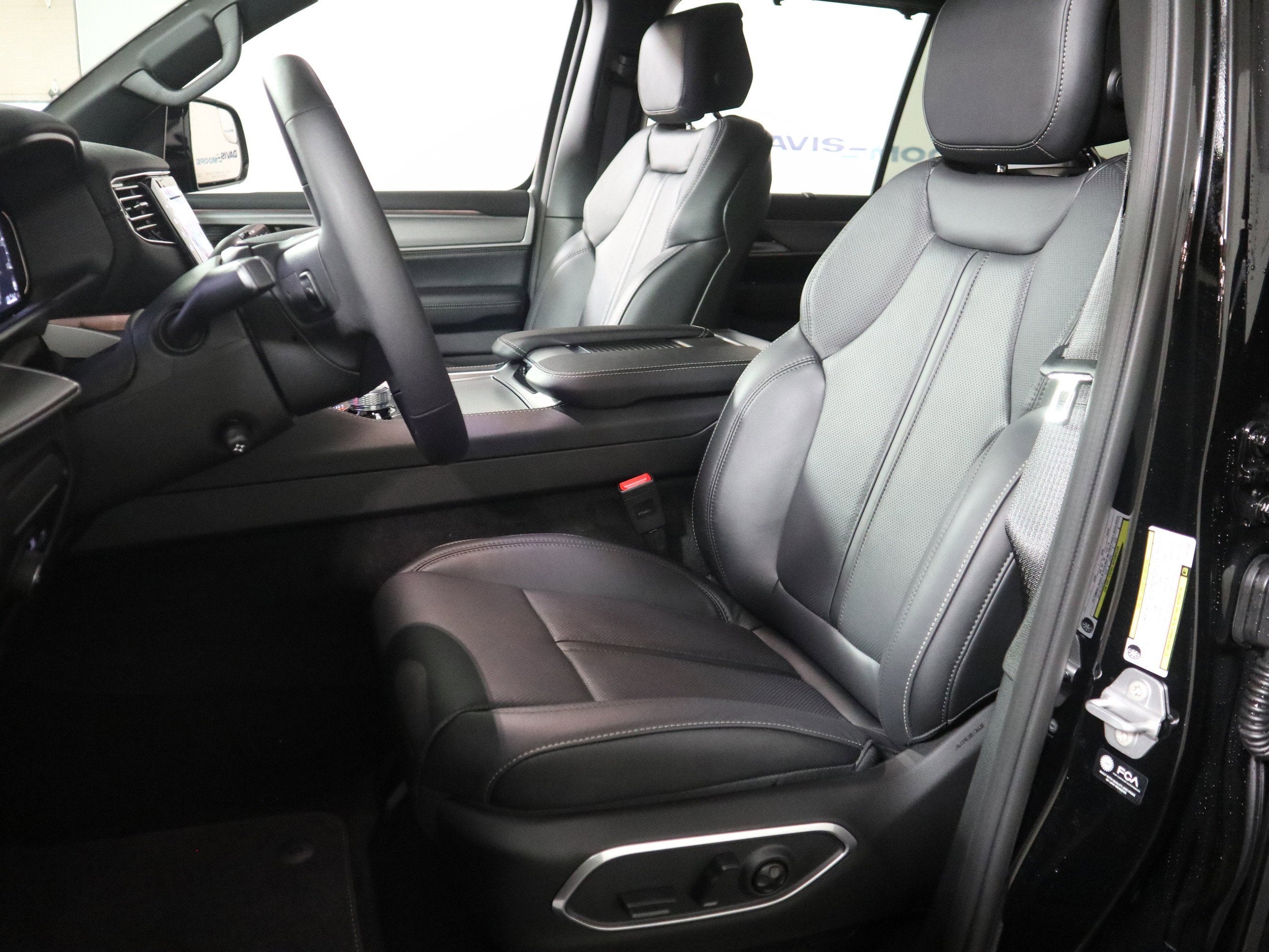 2025 Jeep Wagoneer Series III Super 4x4