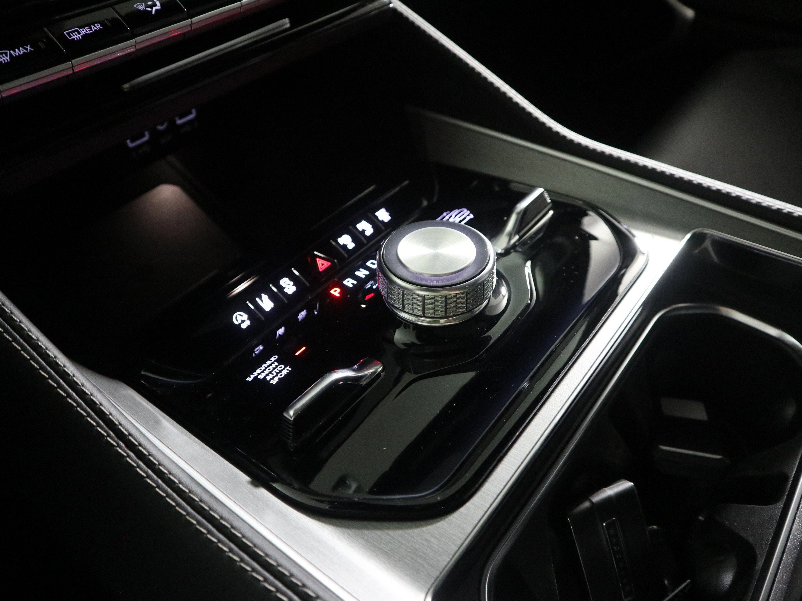 2025 Jeep Wagoneer Series III Super 4x4