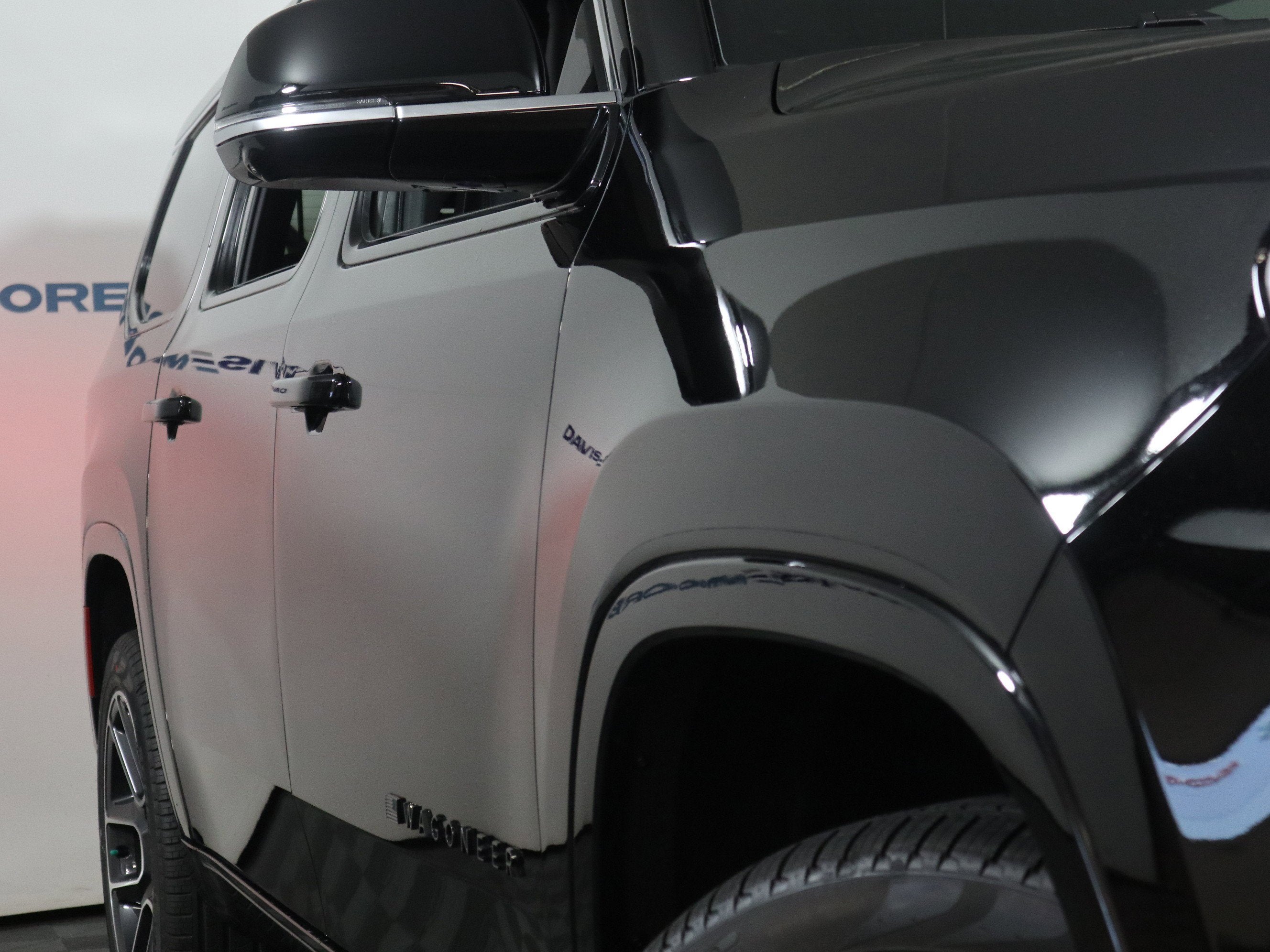 2025 Jeep Wagoneer Series III Super 4x4