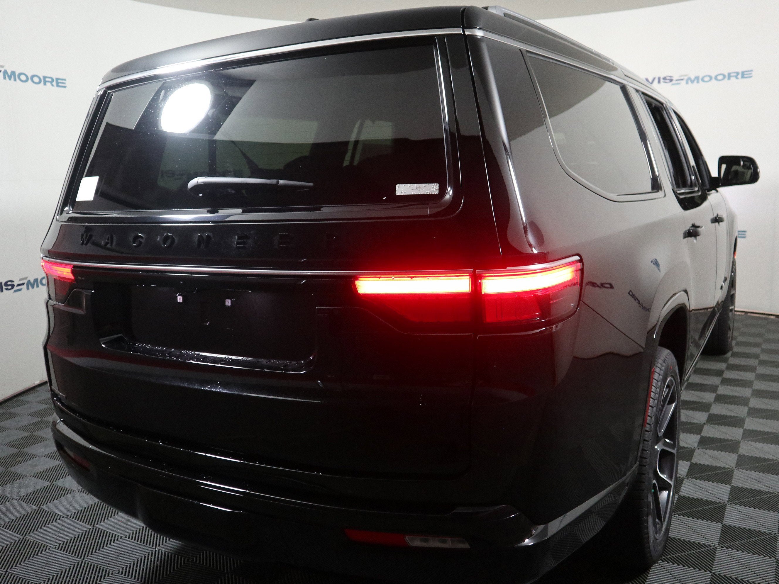 2025 Jeep Wagoneer Series III Super 4x4