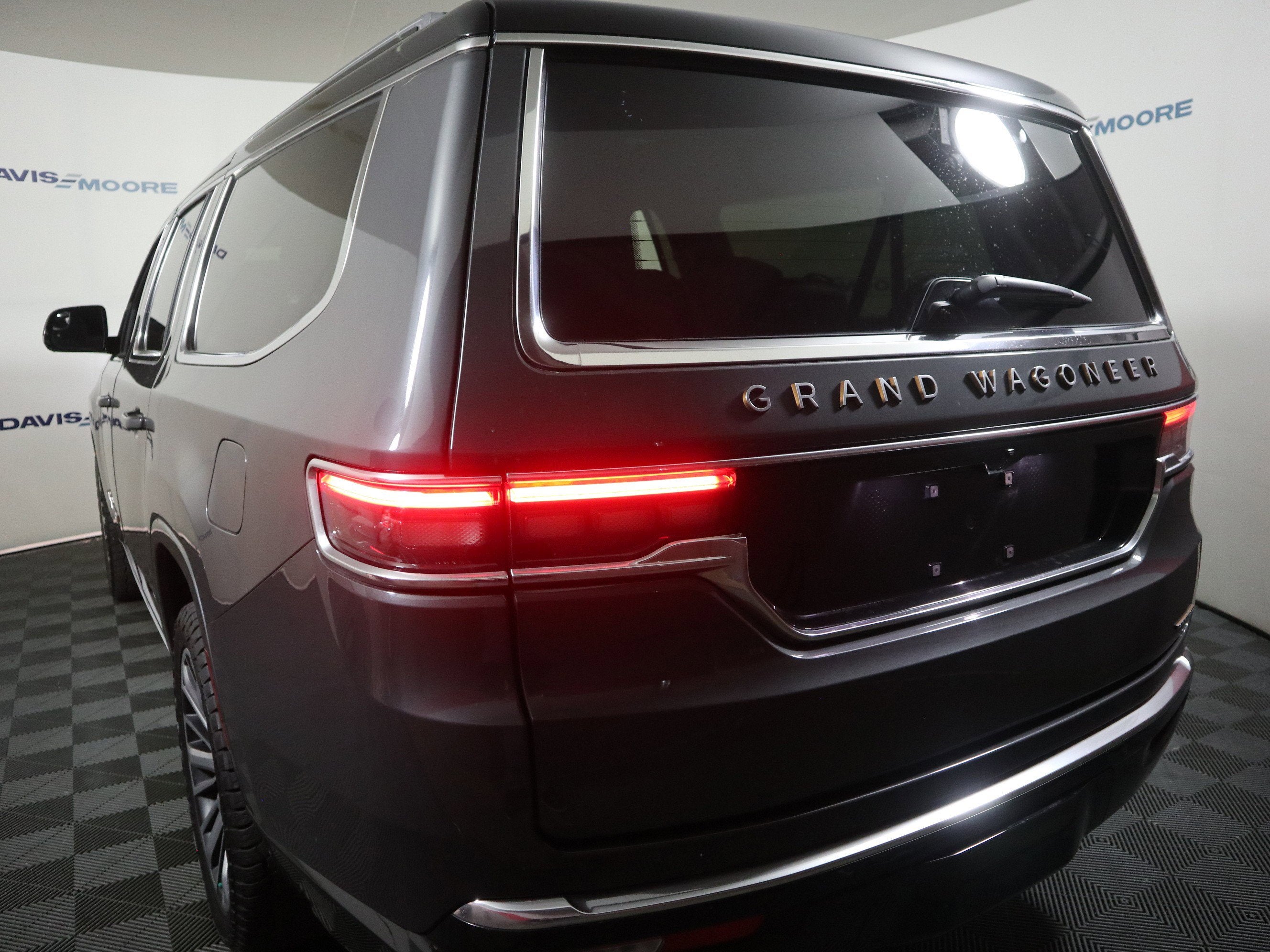 2024 Jeep Grand Wagoneer Series III