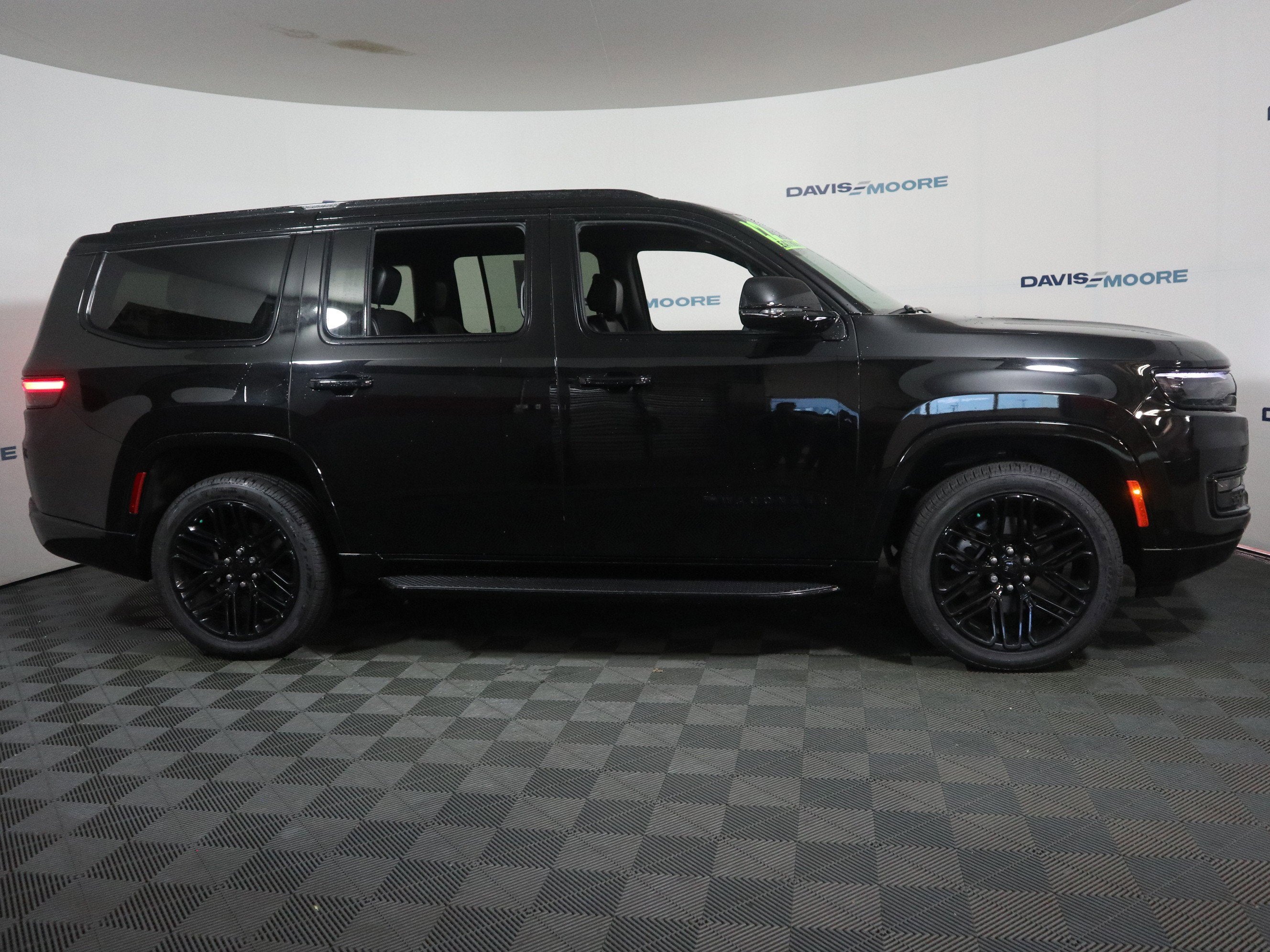 2022 Jeep Wagoneer Series II Carbide 4x4