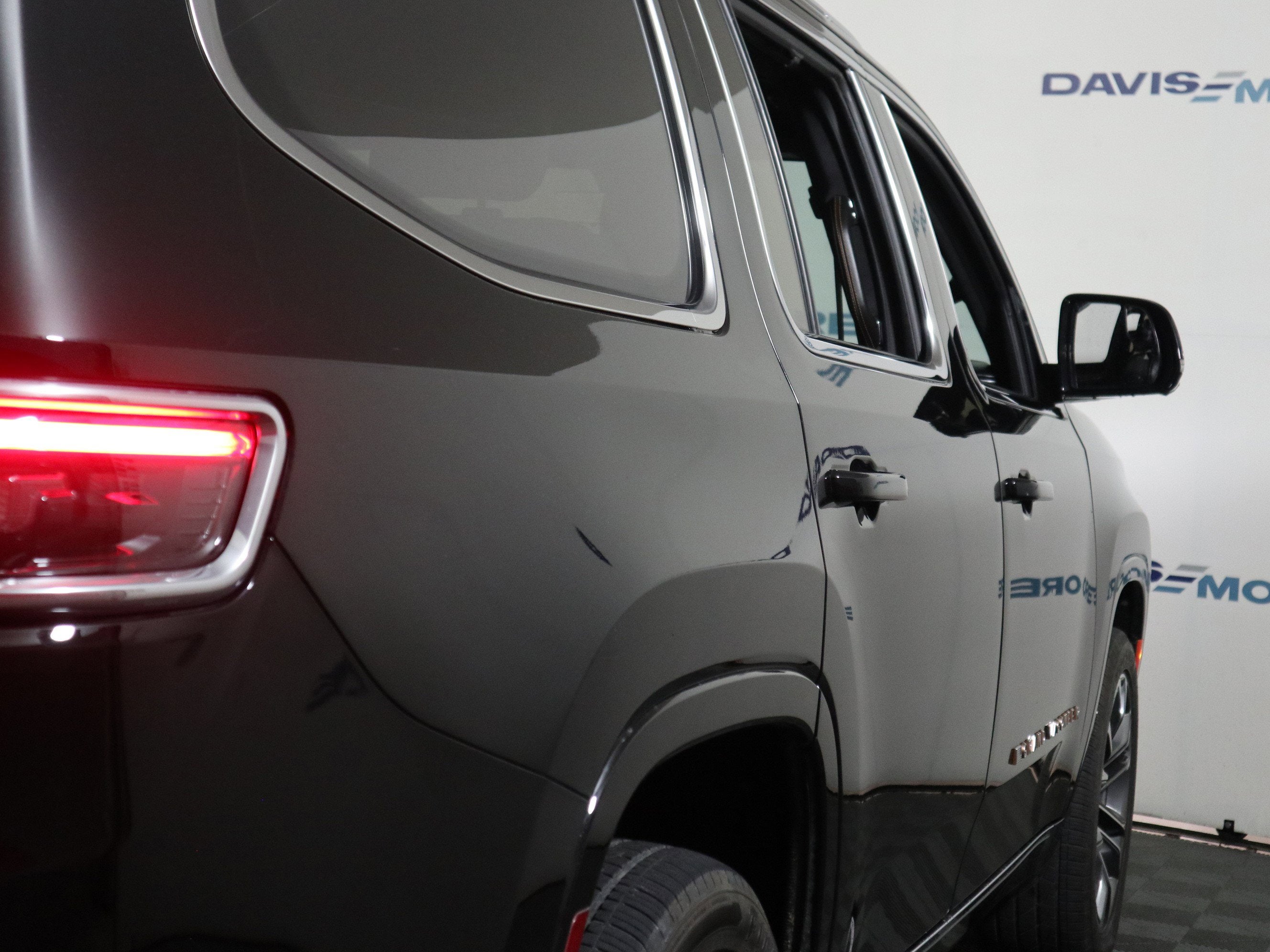 2023 Jeep Grand Wagoneer Series III