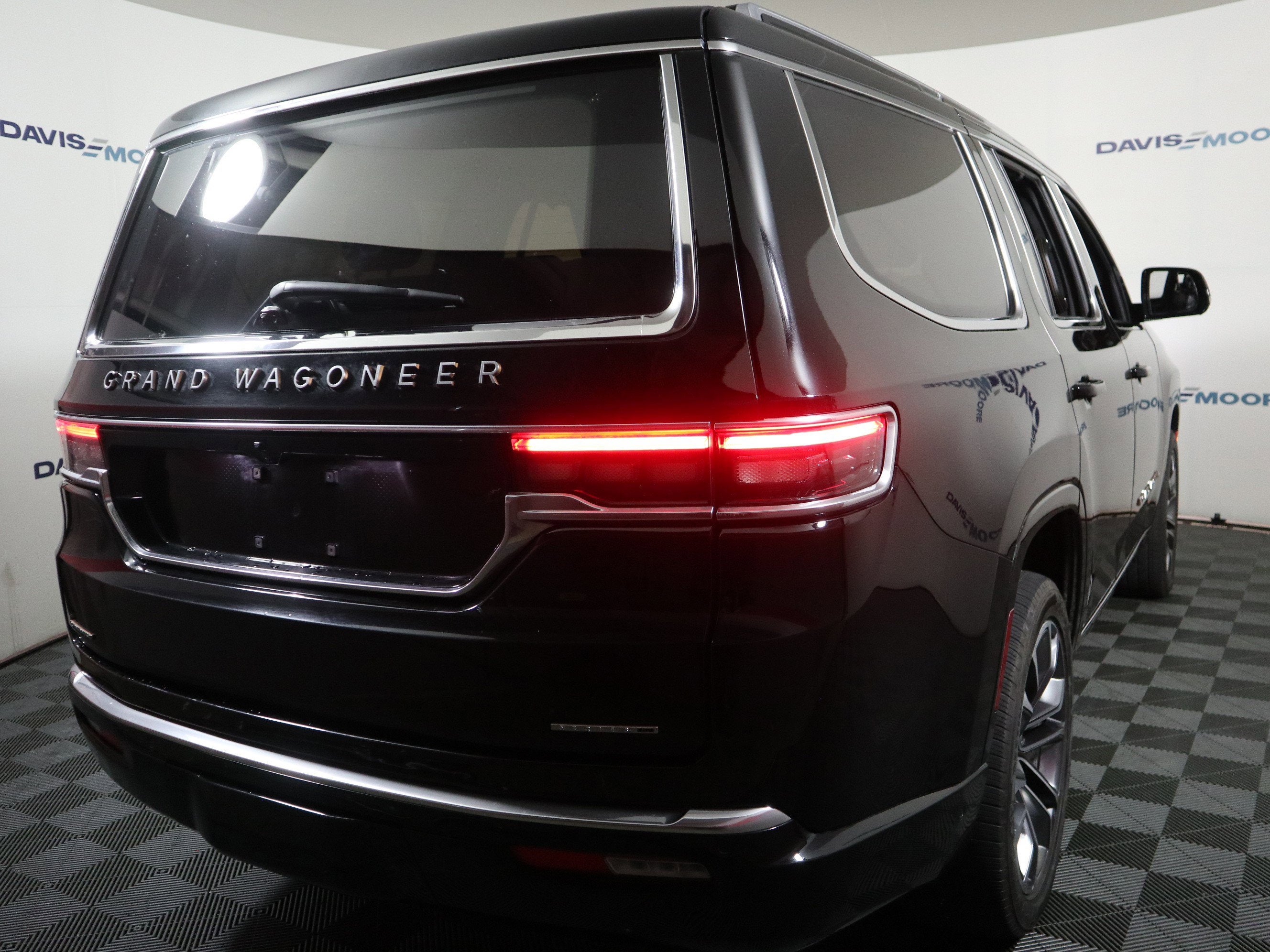 2023 Jeep Grand Wagoneer Series III